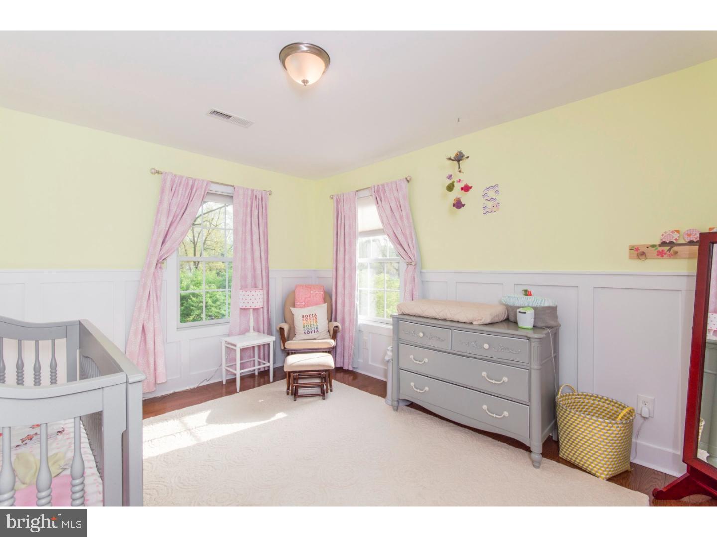 COLONIAL VILLAGE - Residential