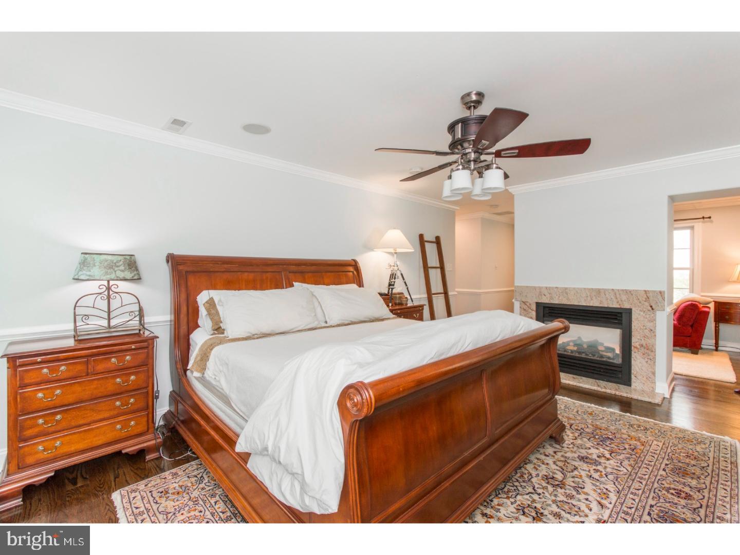 COLONIAL VILLAGE - Residential