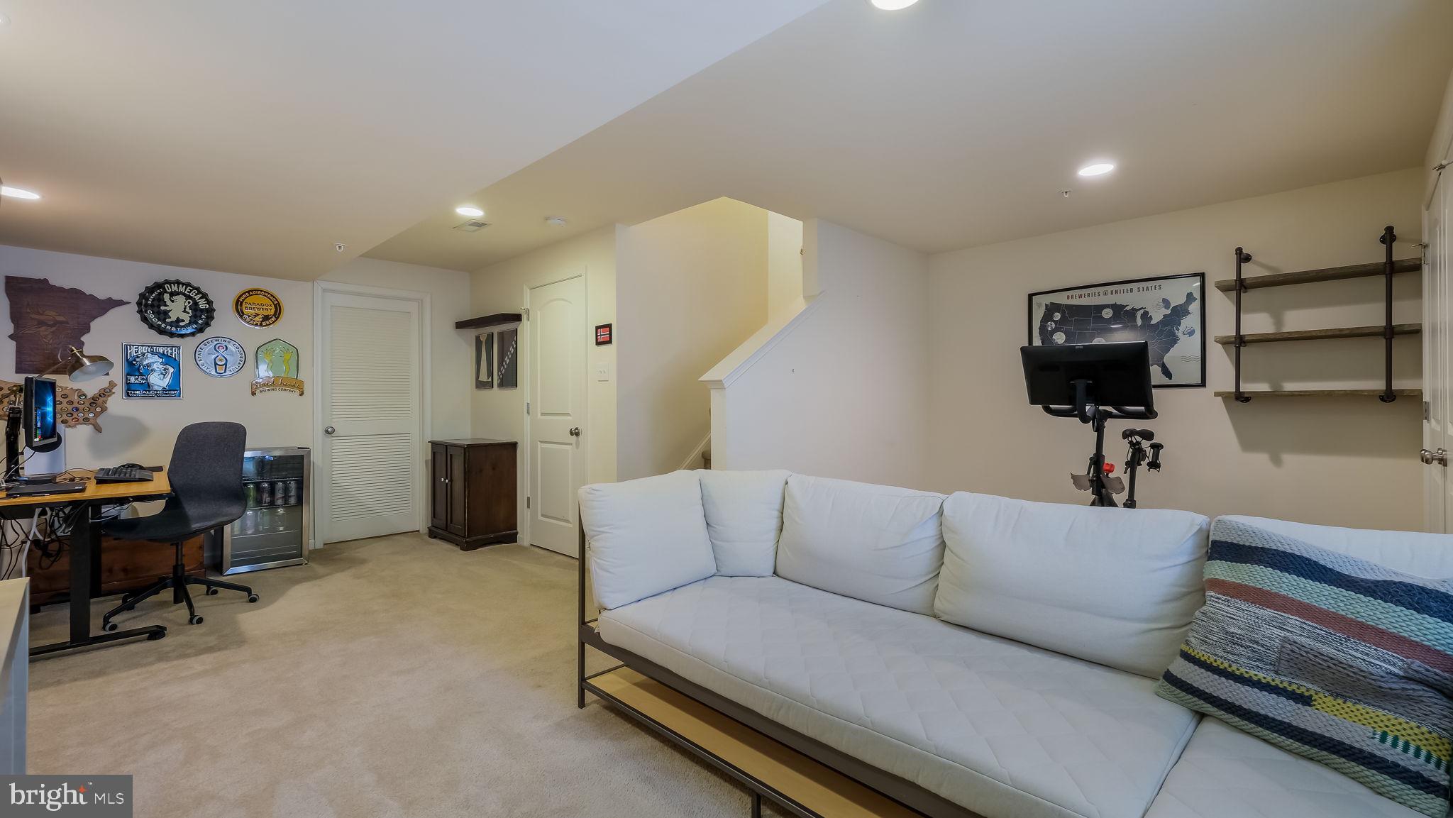 CARRIAGE HILL - Residential