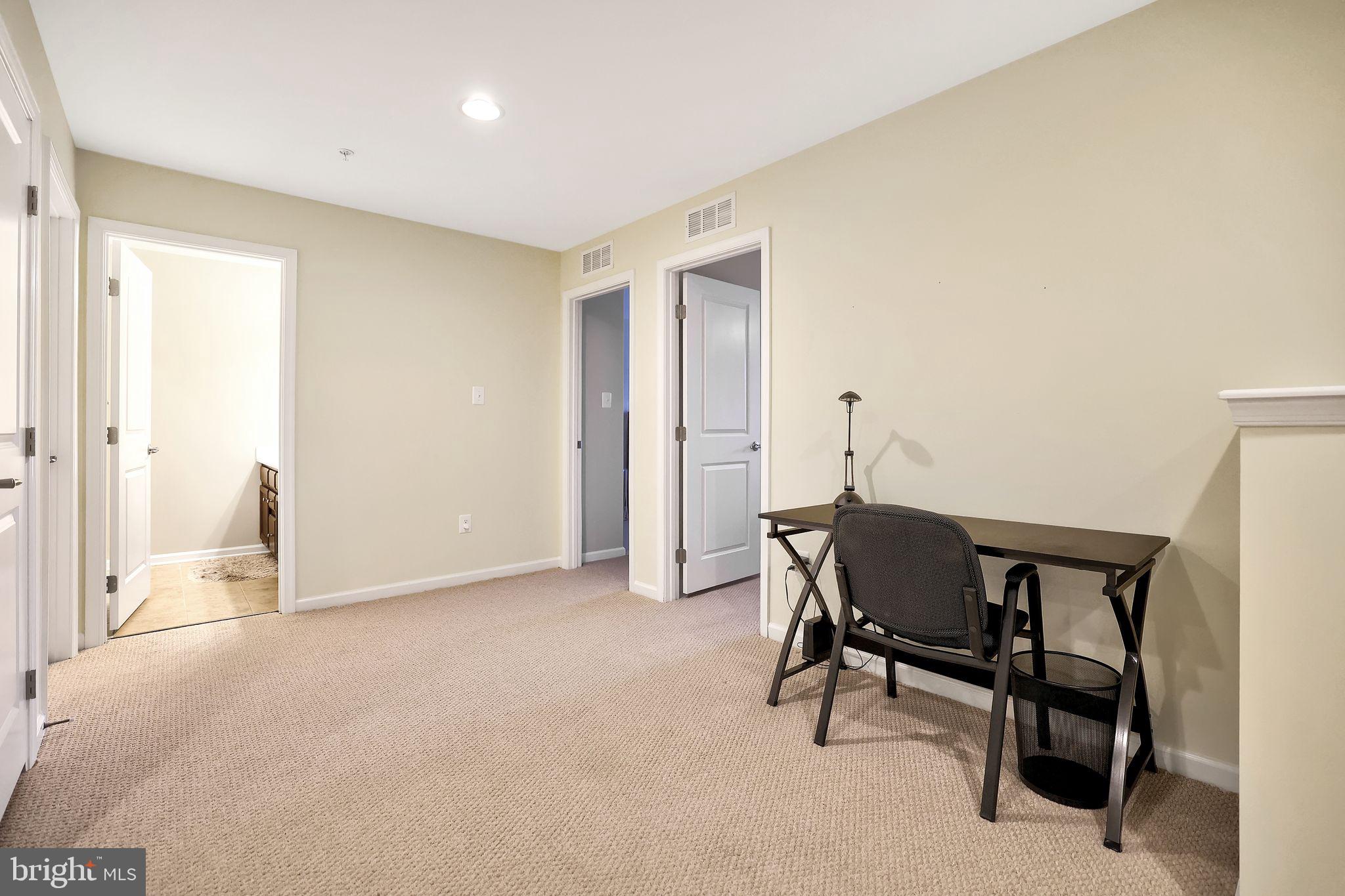 CENTRAL PARKE COLONIAL CHARLES - Residential