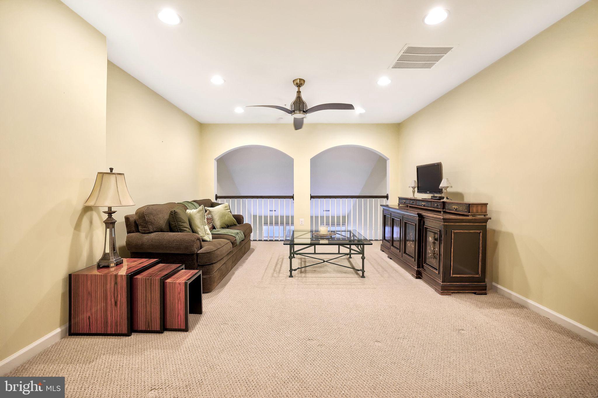 CENTRAL PARKE COLONIAL CHARLES - Residential