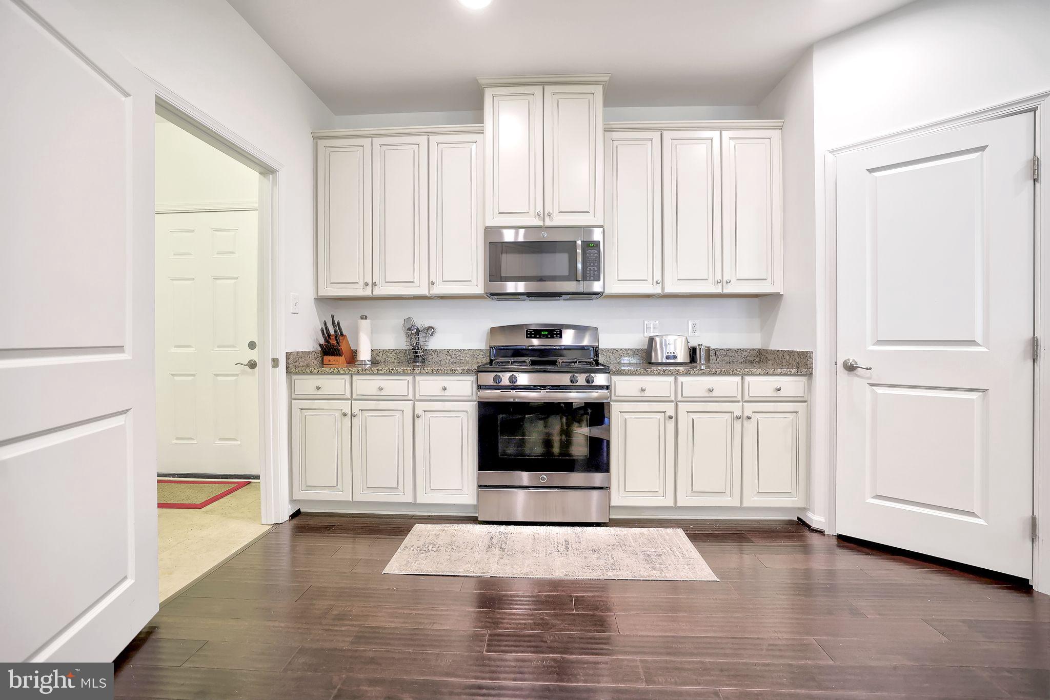 CENTRAL PARKE COLONIAL CHARLES - Residential