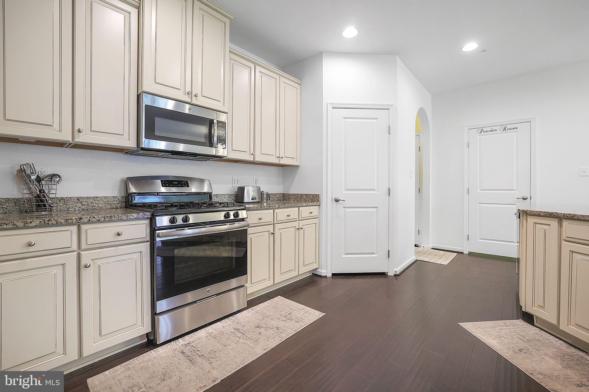 CENTRAL PARKE COLONIAL CHARLES - Residential