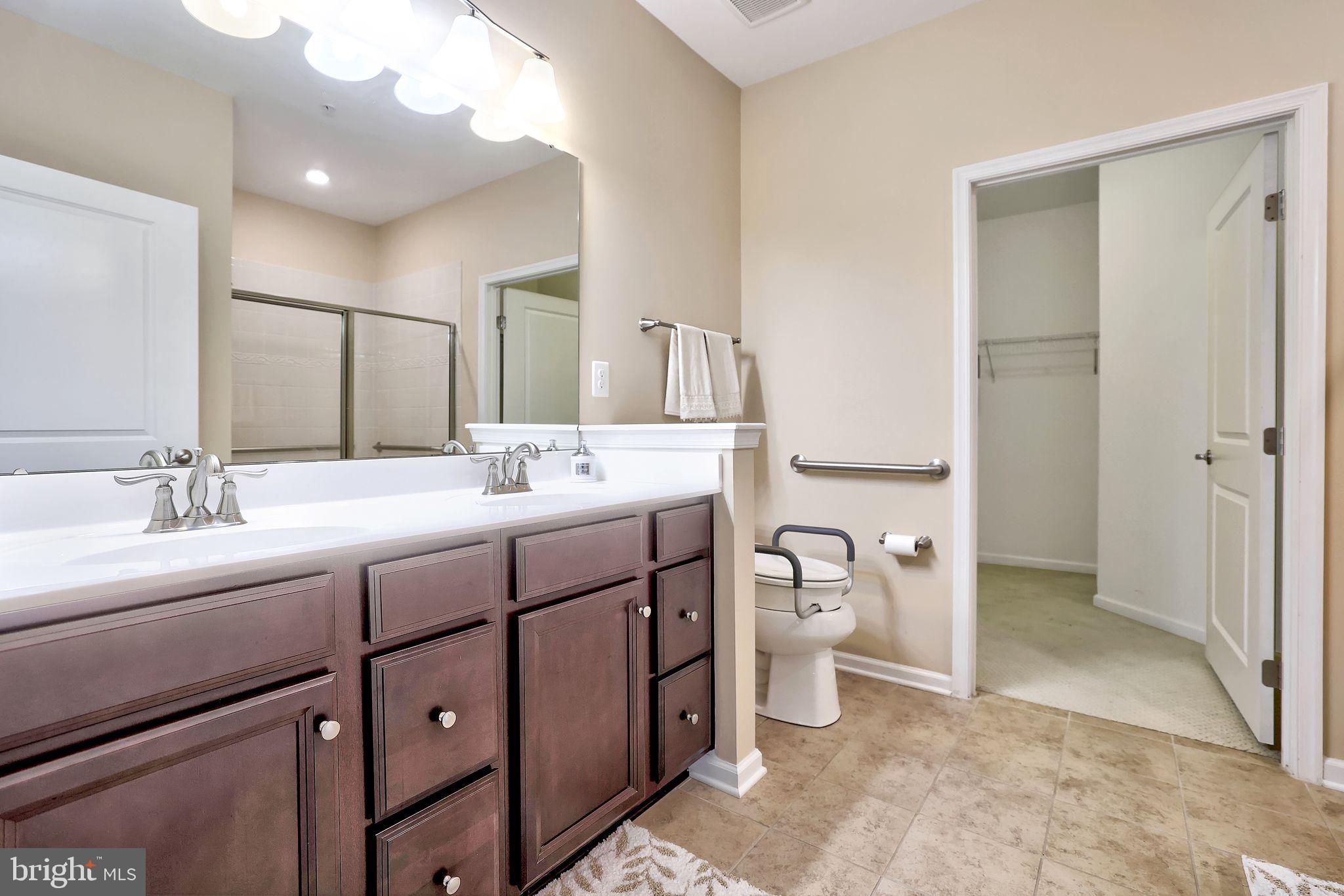 CENTRAL PARKE COLONIAL CHARLES - Residential