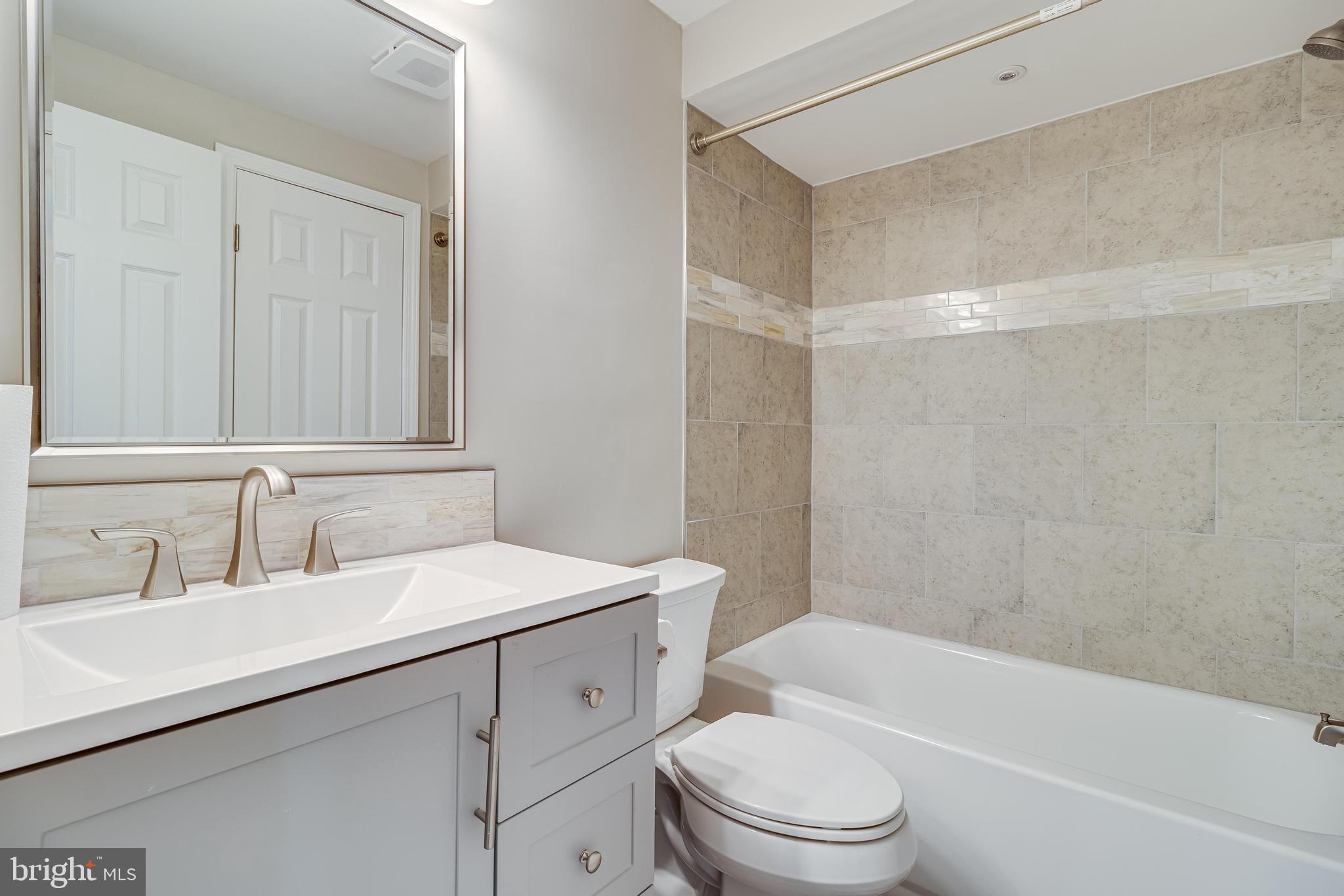 ST CHARLES LANCASTER - Residential Lease