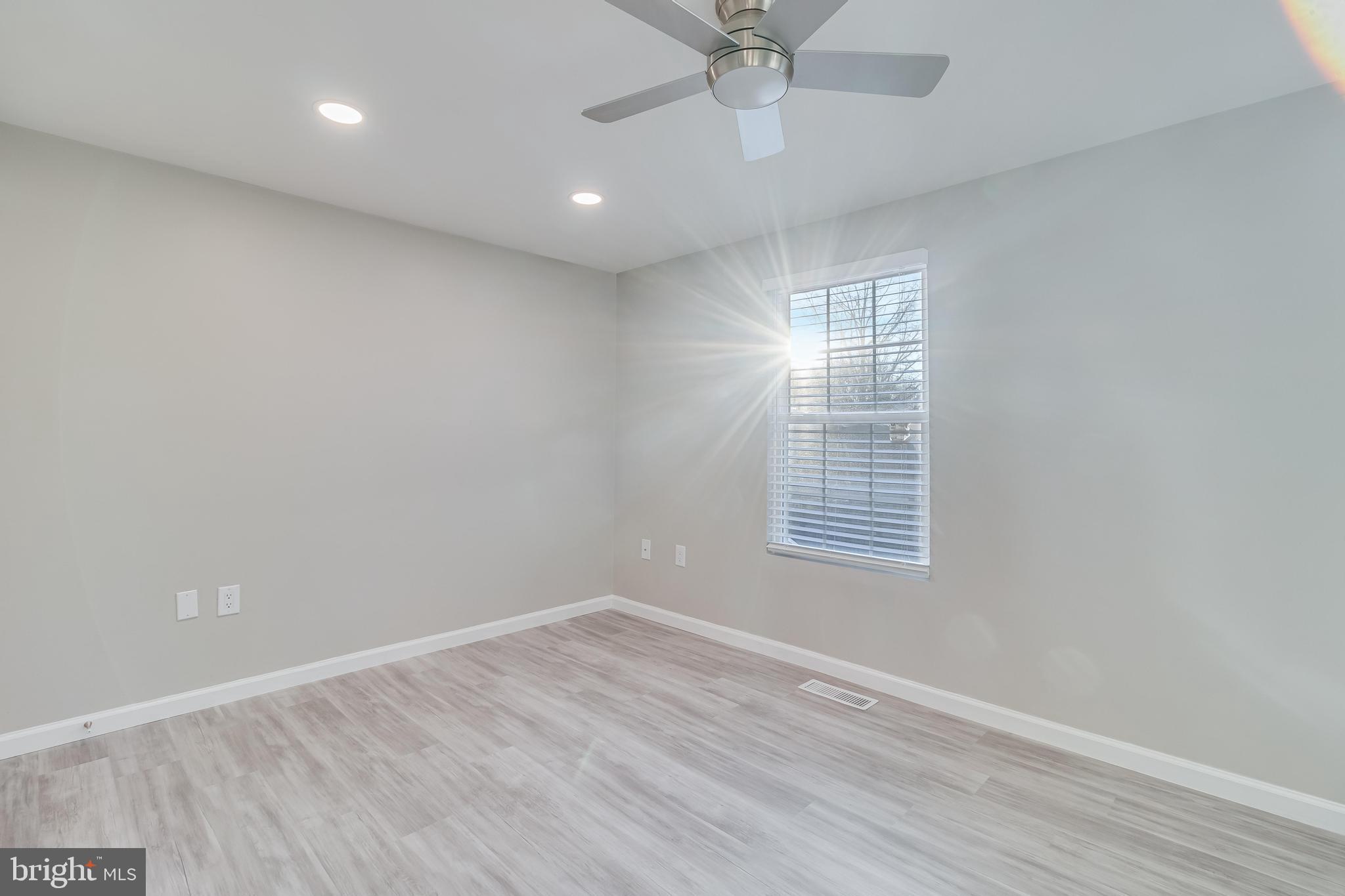 ST CHARLES LANCASTER - Residential Lease