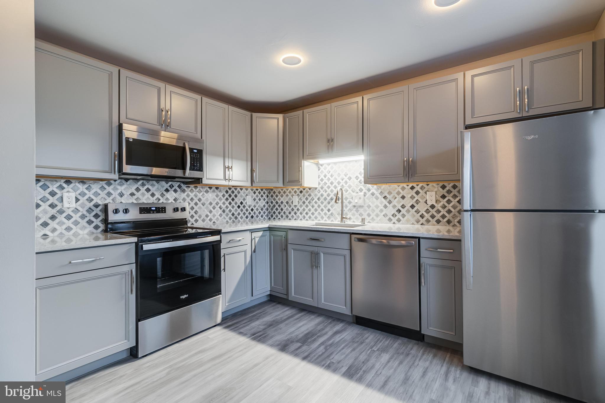 ST CHARLES LANCASTER - Residential Lease