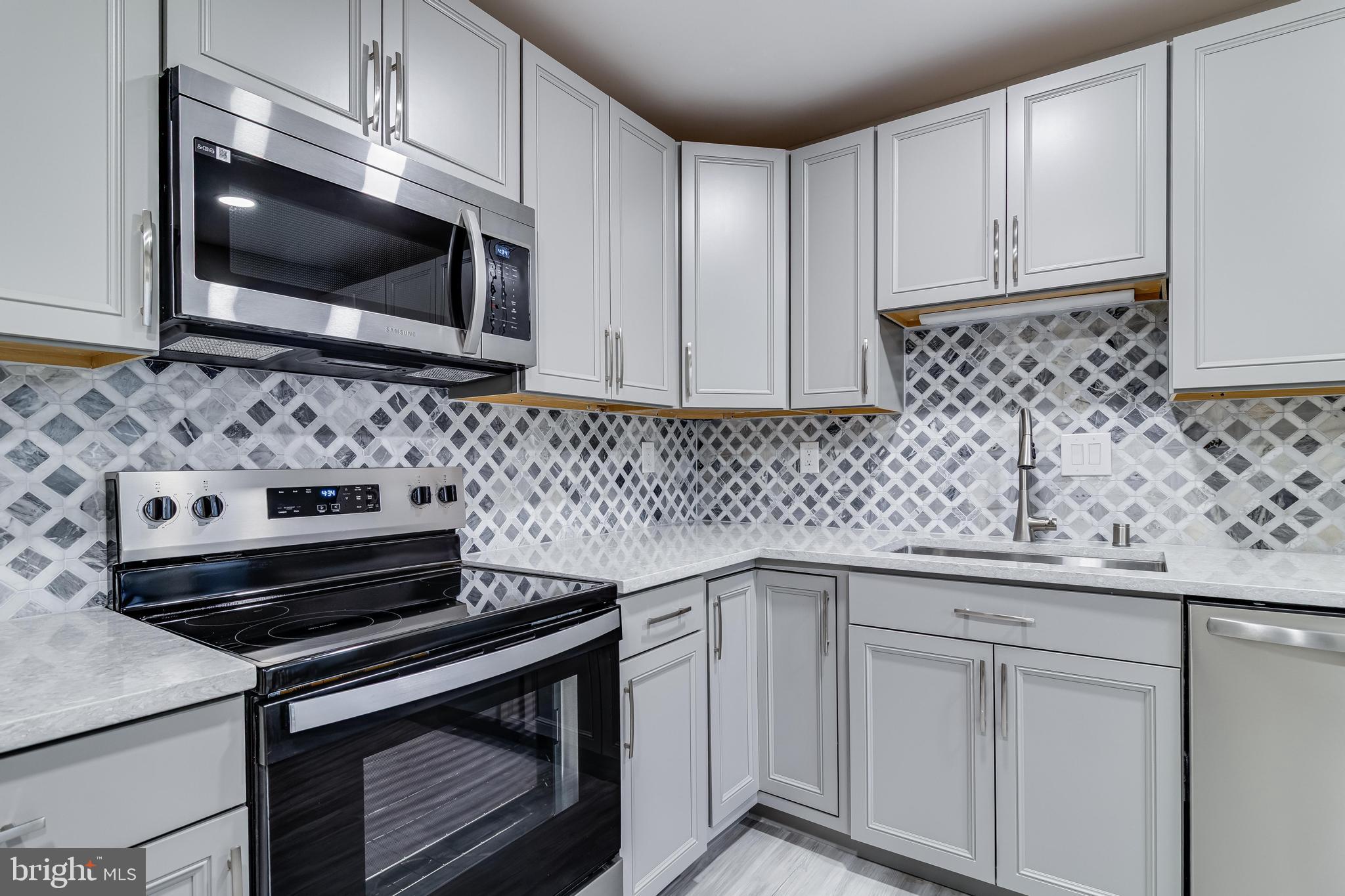 ST CHARLES LANCASTER - Residential Lease