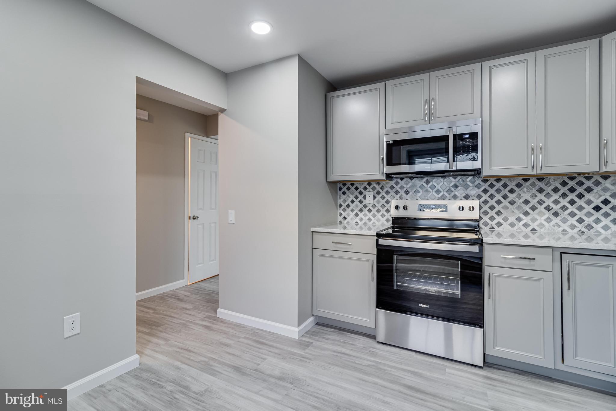 ST CHARLES LANCASTER - Residential Lease