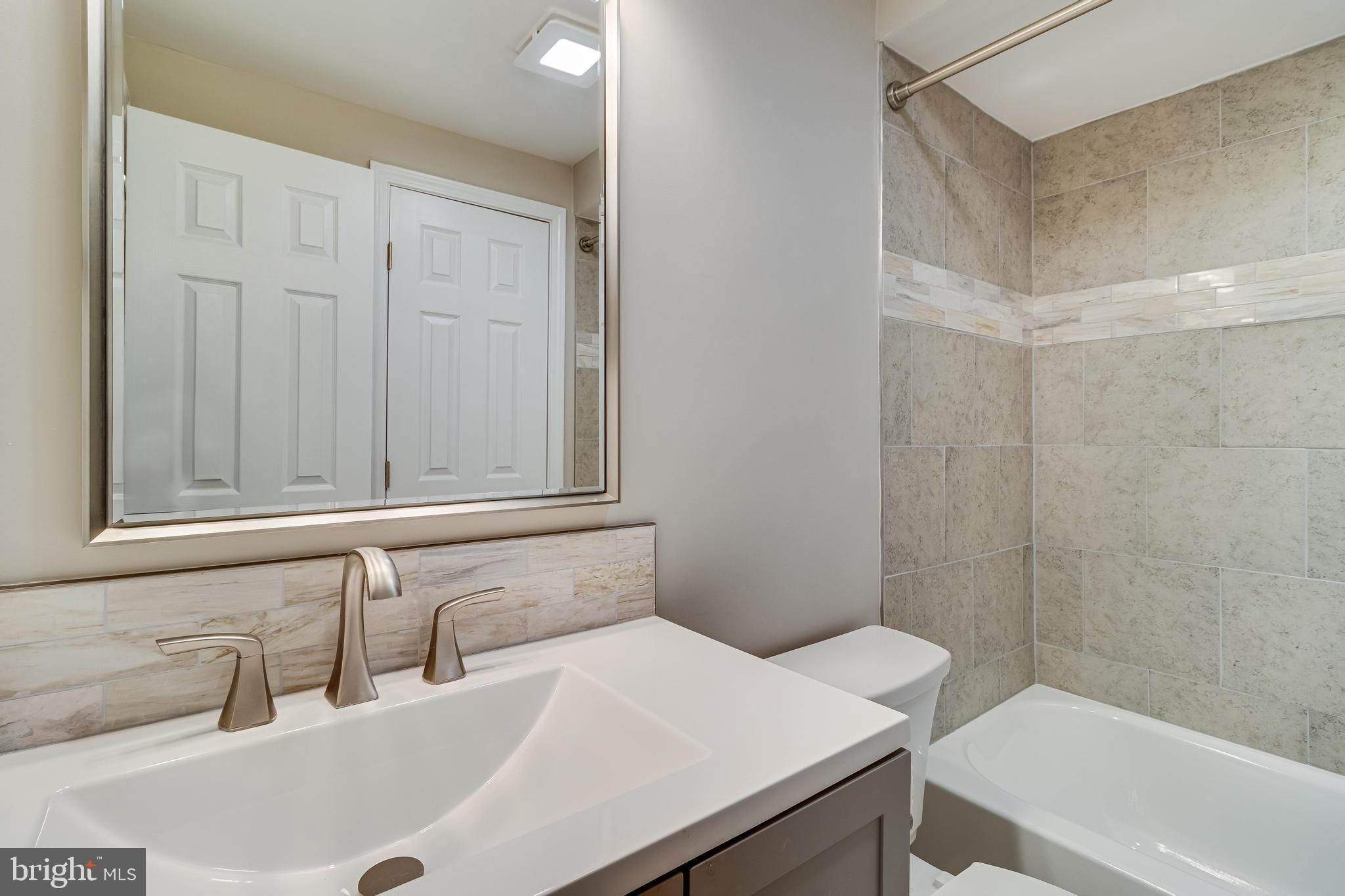 ST CHARLES LANCASTER - Residential Lease