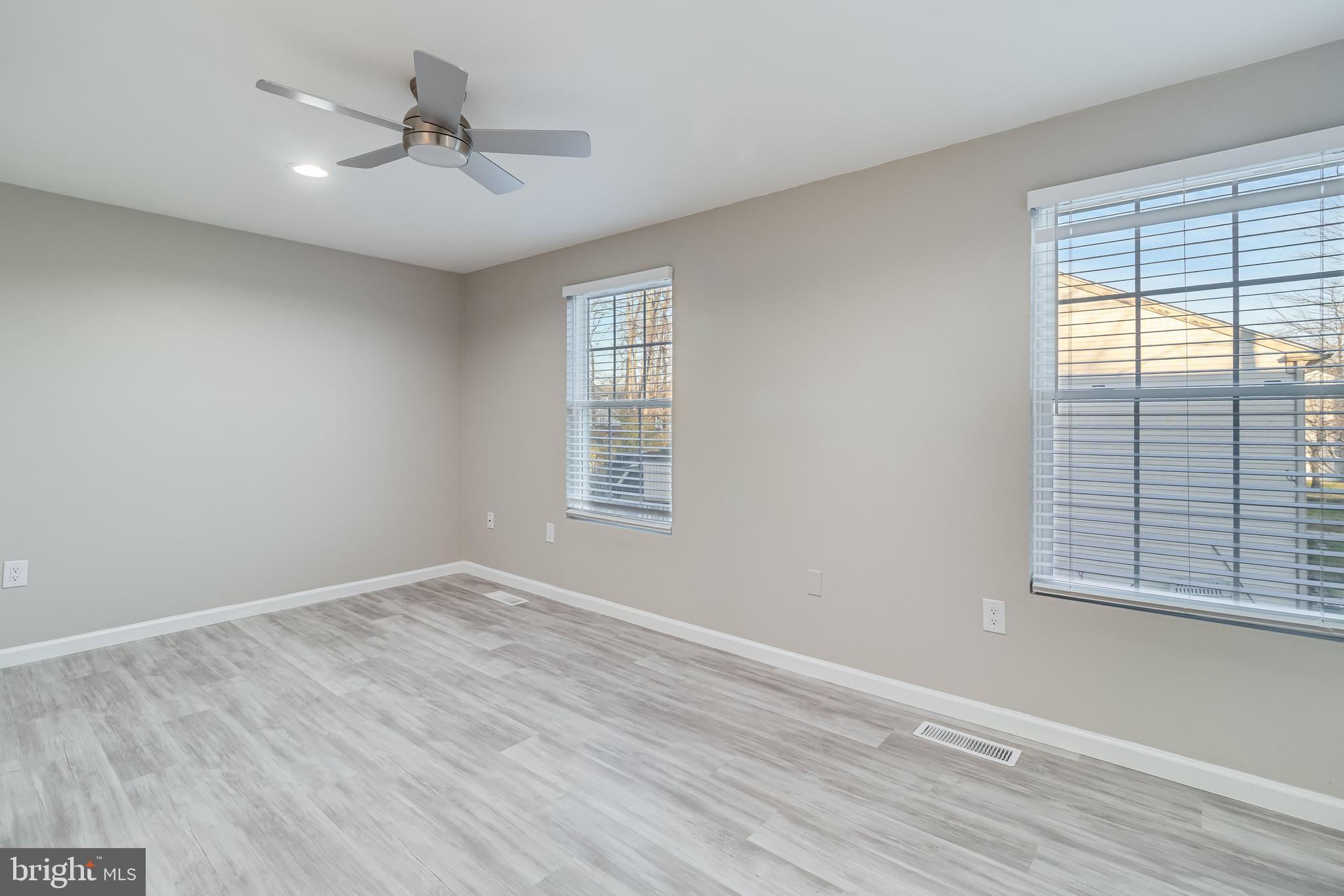 ST CHARLES LANCASTER - Residential Lease