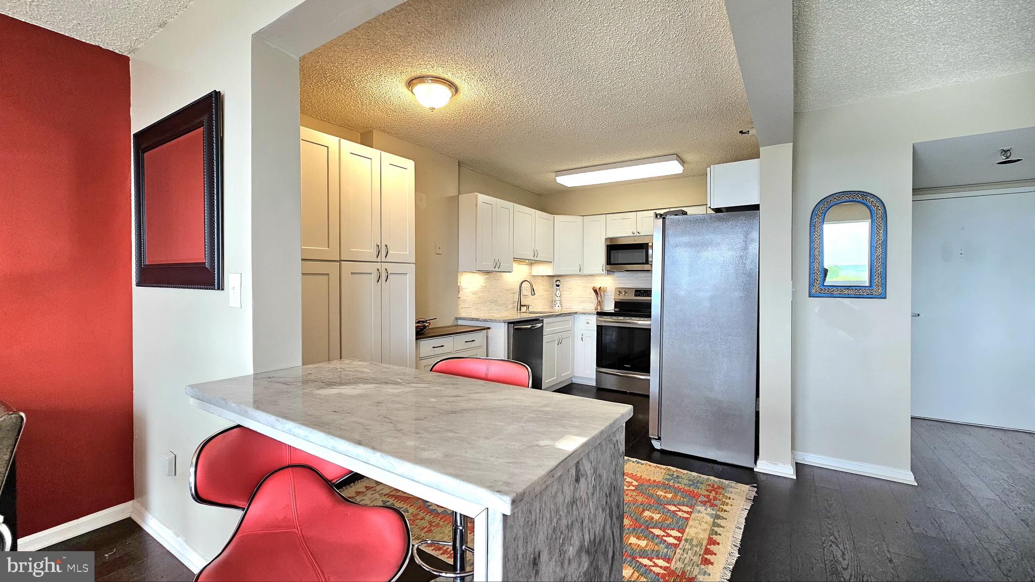 CHELSEA TOWERS - Residential