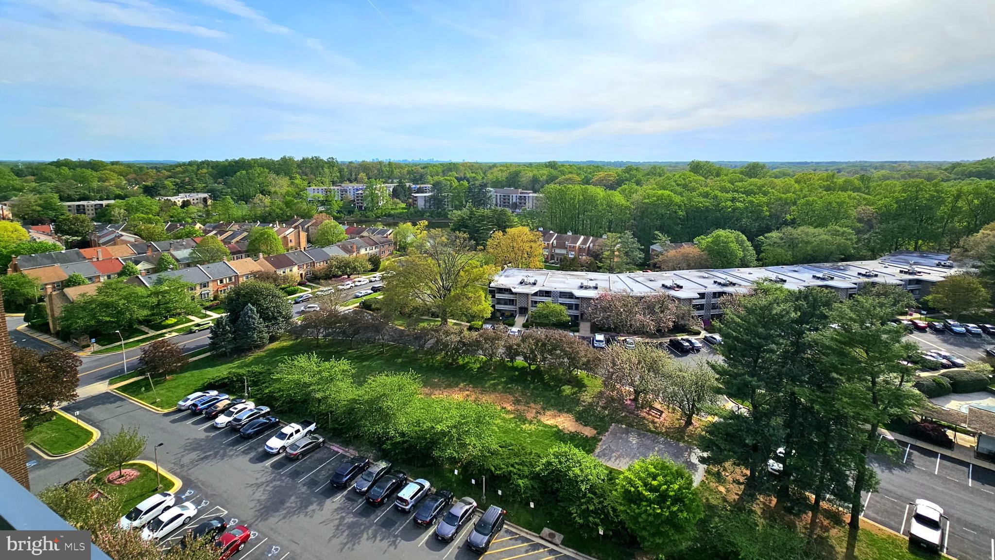 CHELSEA TOWERS - Residential