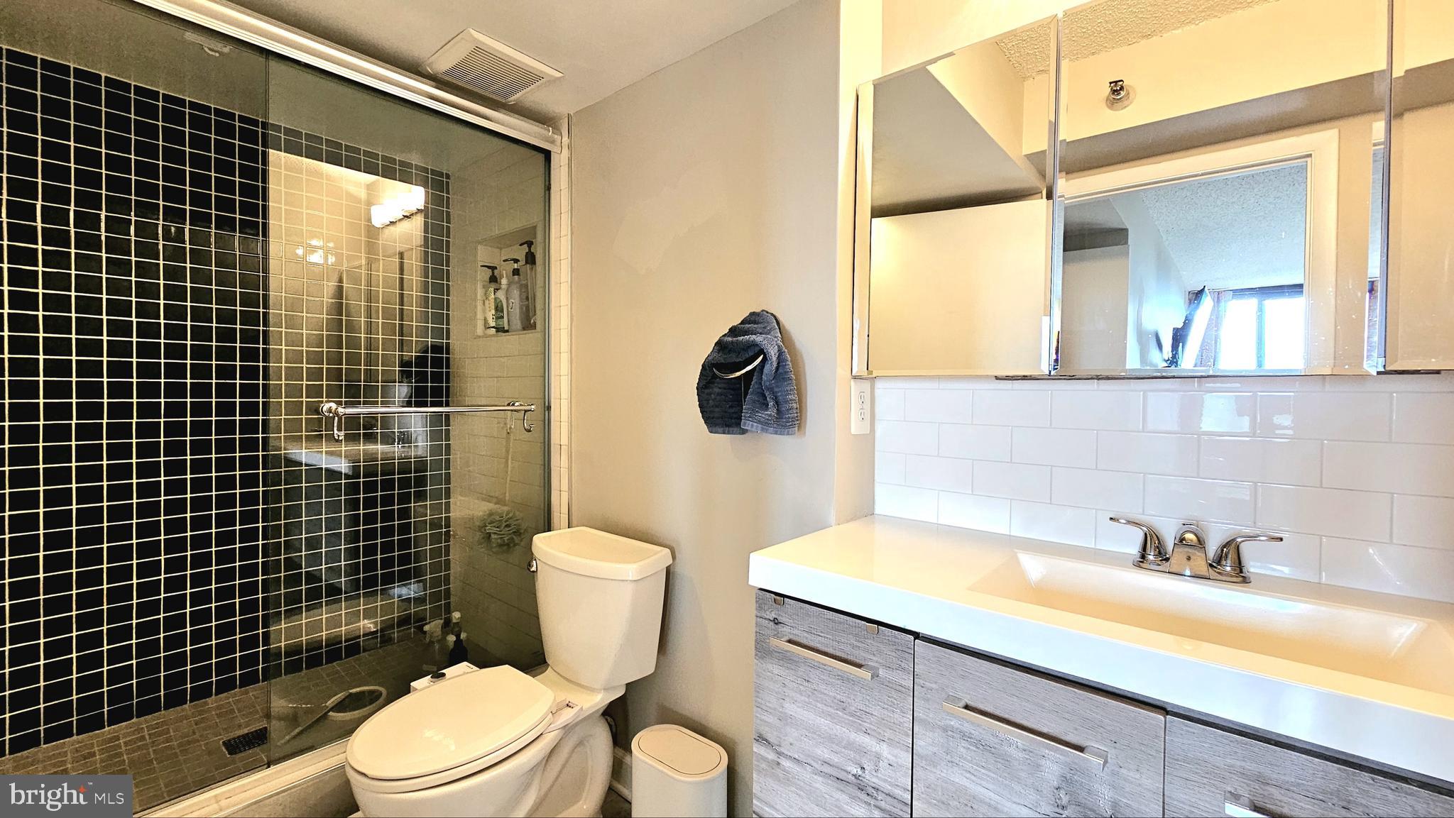 CHELSEA TOWERS - Residential