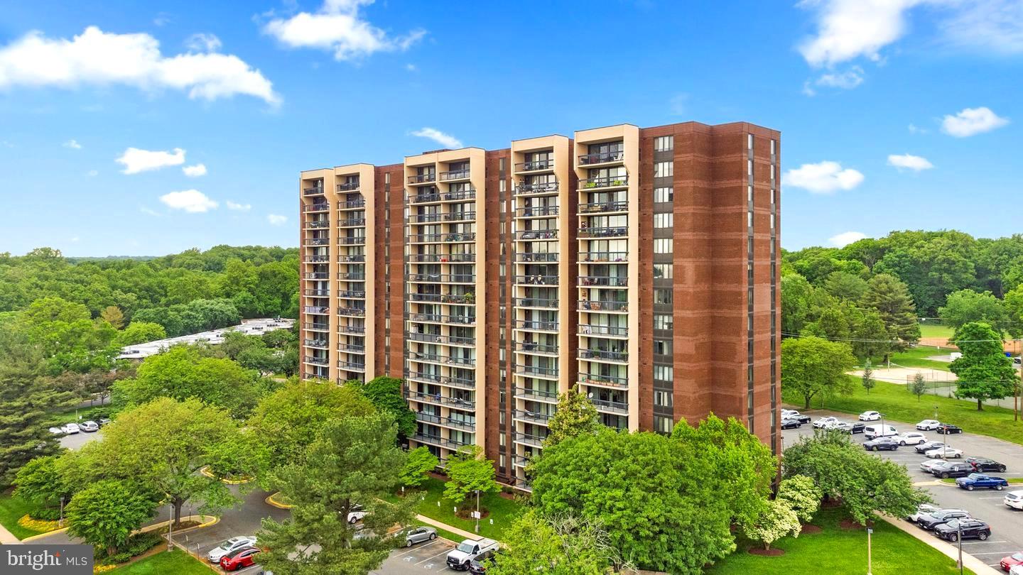 CHELSEA TOWERS - Residential