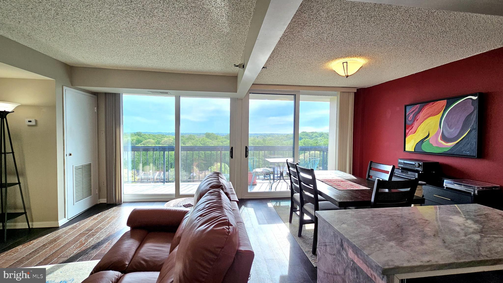 CHELSEA TOWERS - Residential