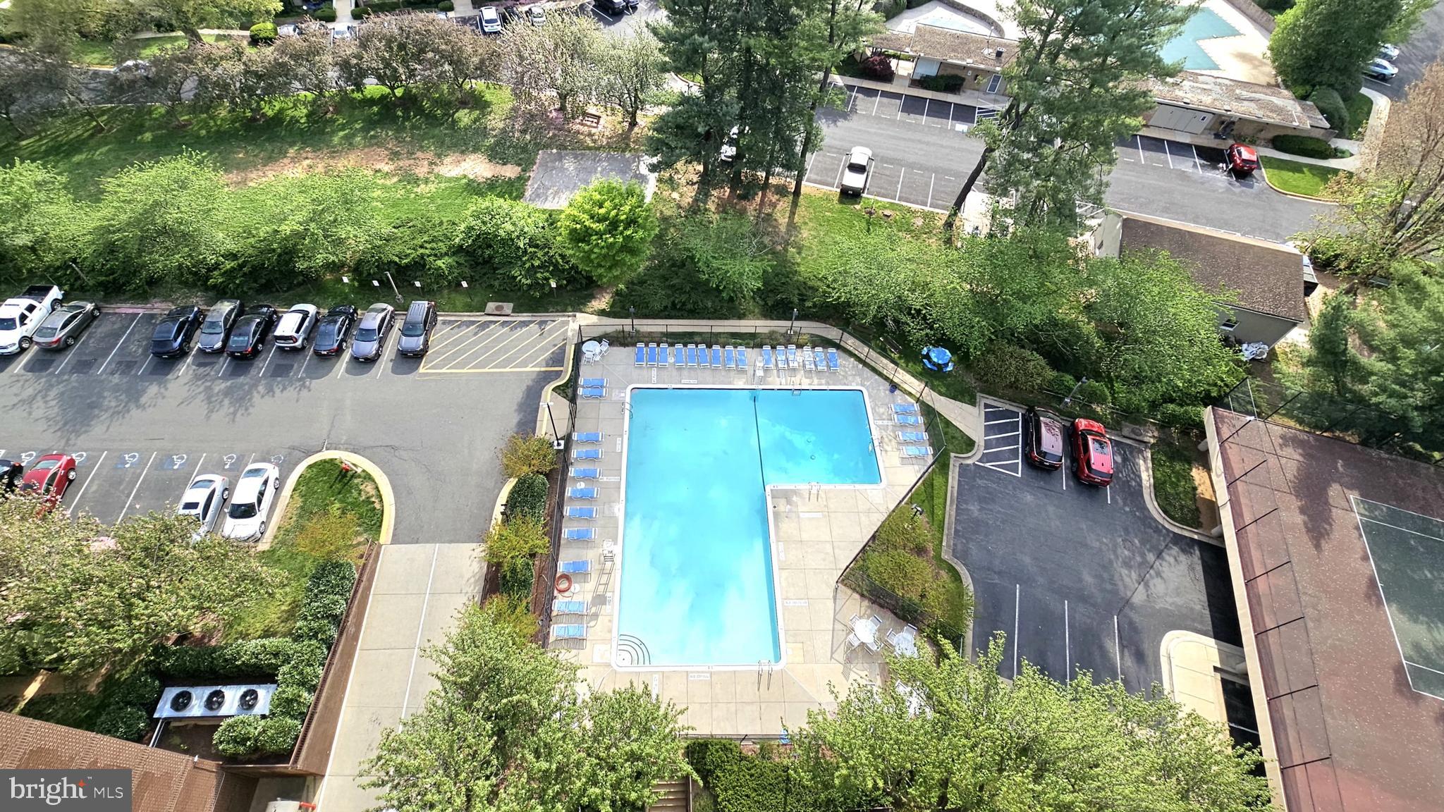 CHELSEA TOWERS - Residential