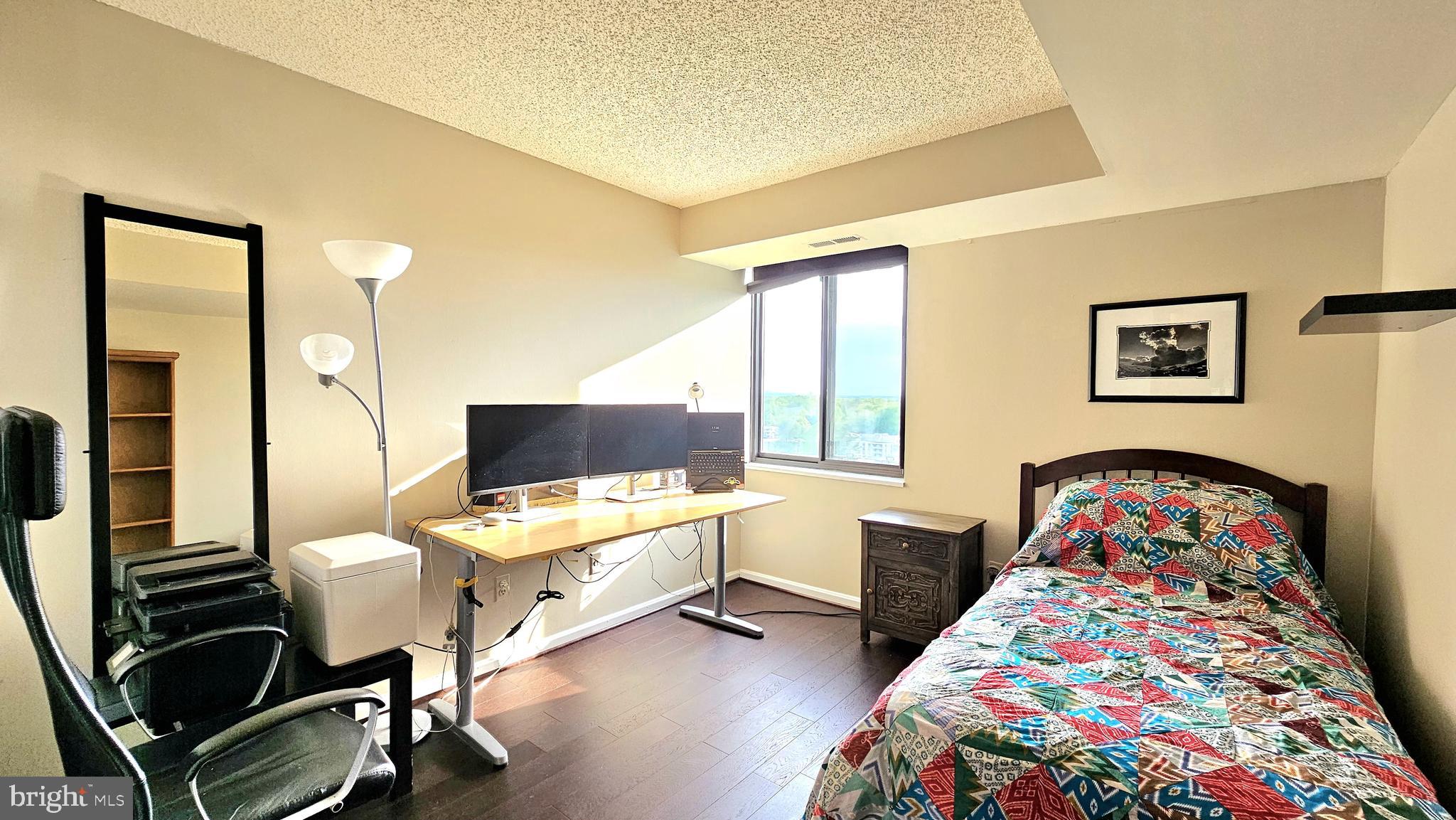 CHELSEA TOWERS - Residential