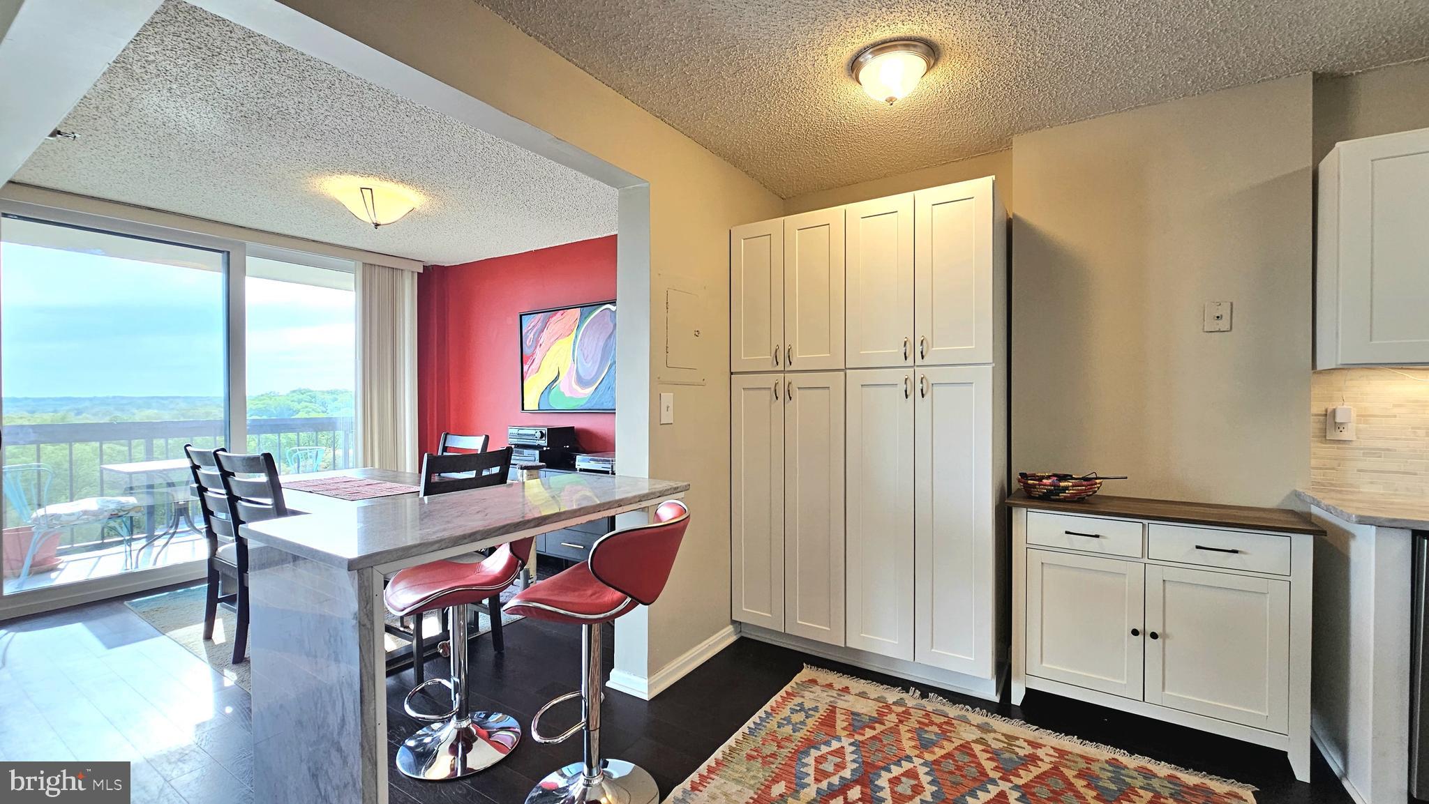 CHELSEA TOWERS - Residential