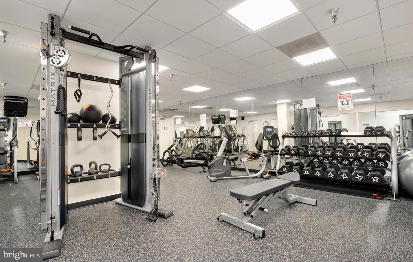 CHELSEA TOWERS - Residential