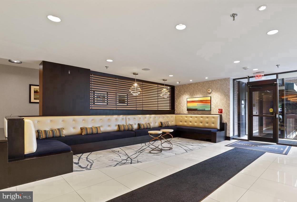 CHELSEA TOWERS - Residential