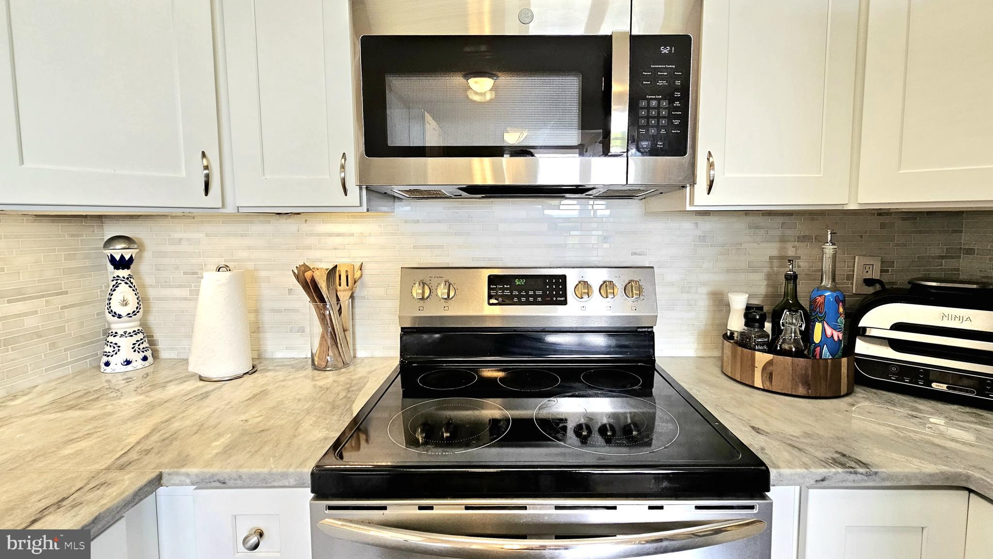 CHELSEA TOWERS - Residential