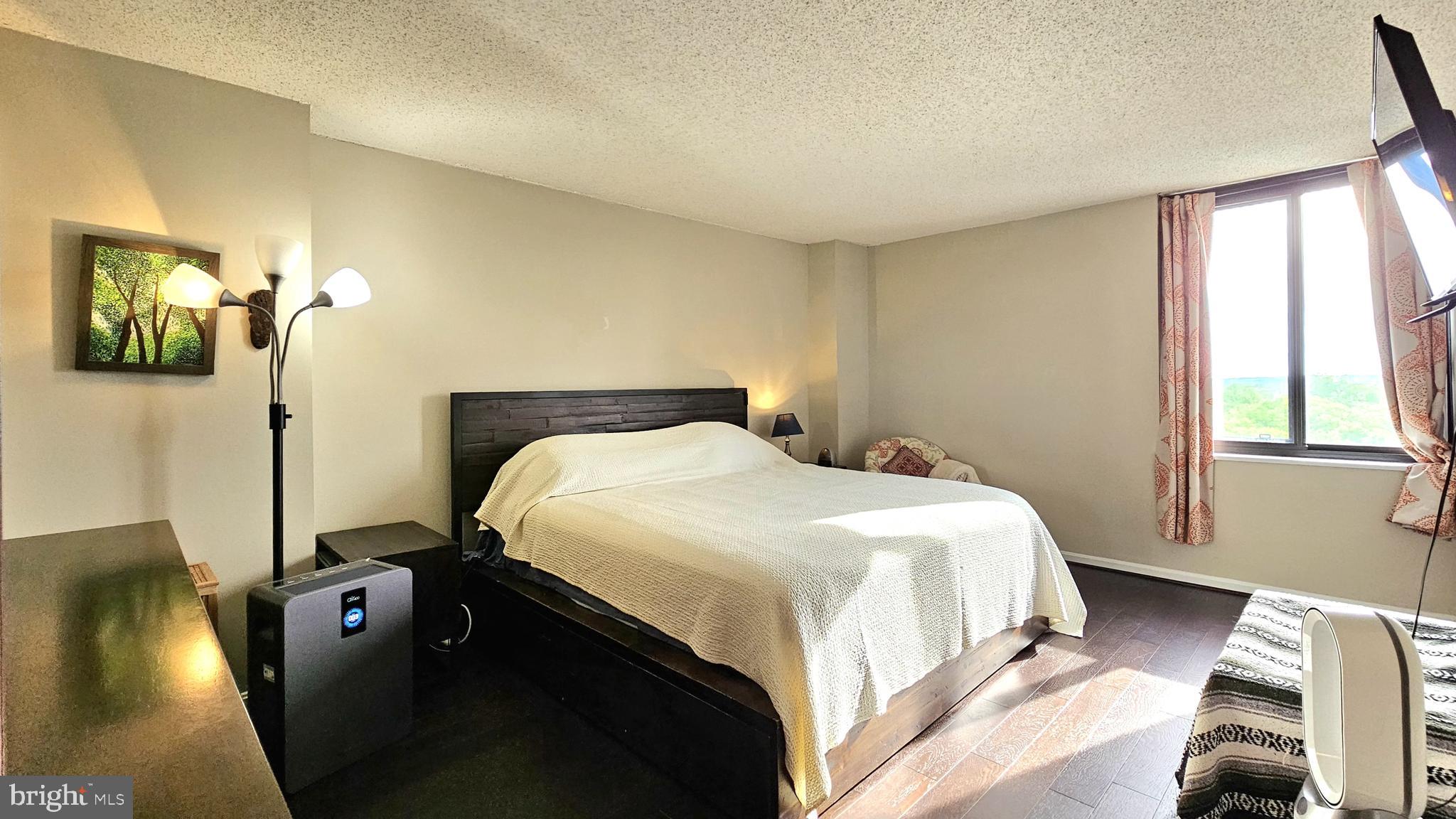 CHELSEA TOWERS - Residential