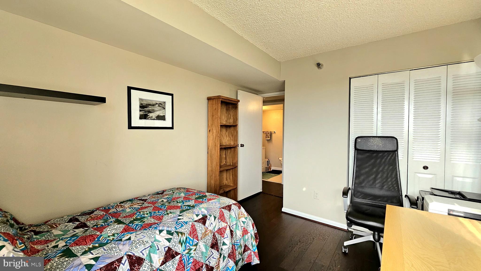 CHELSEA TOWERS - Residential