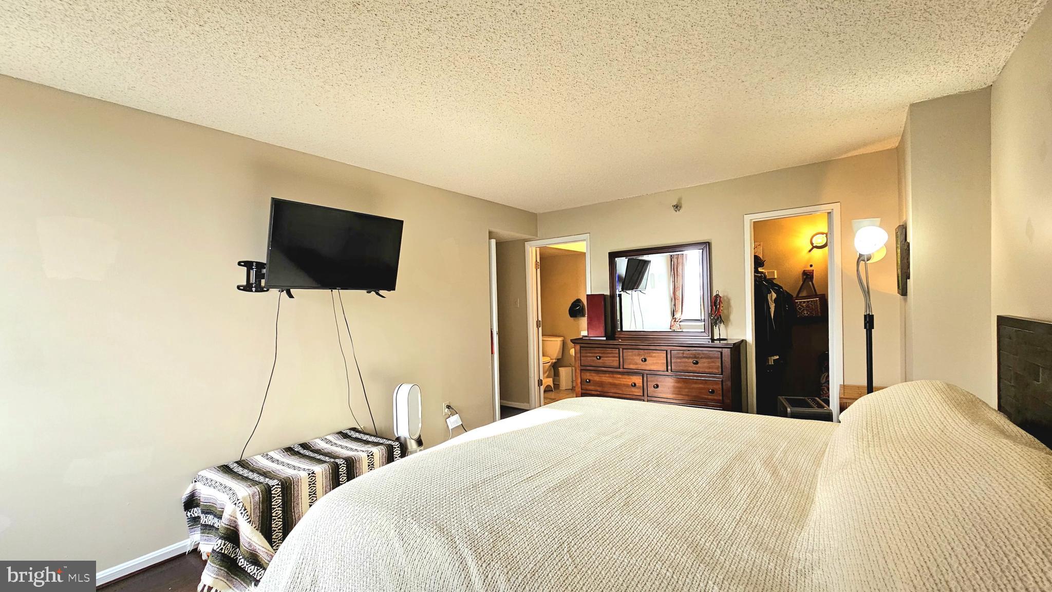 CHELSEA TOWERS - Residential