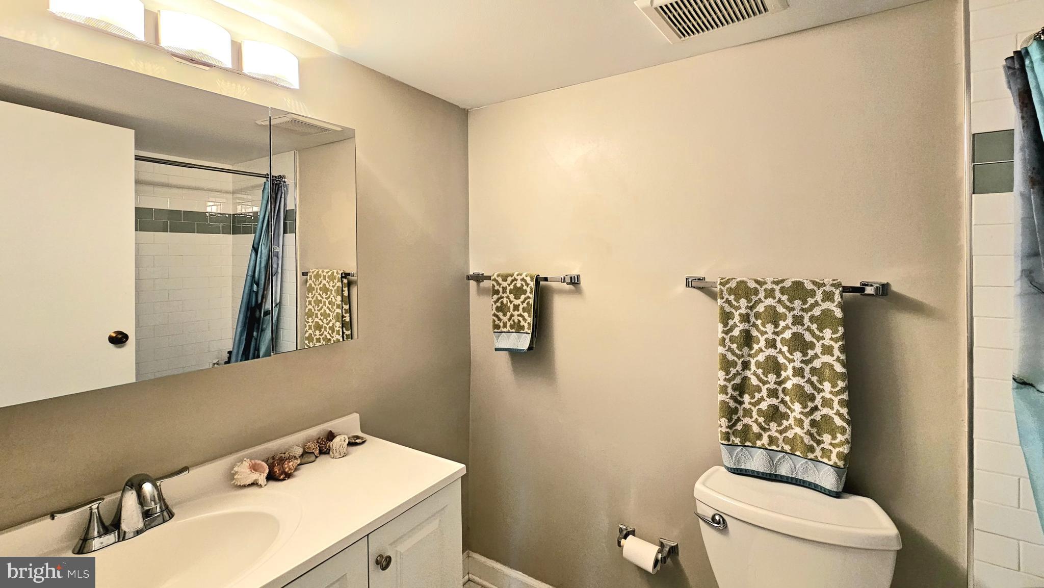 CHELSEA TOWERS - Residential