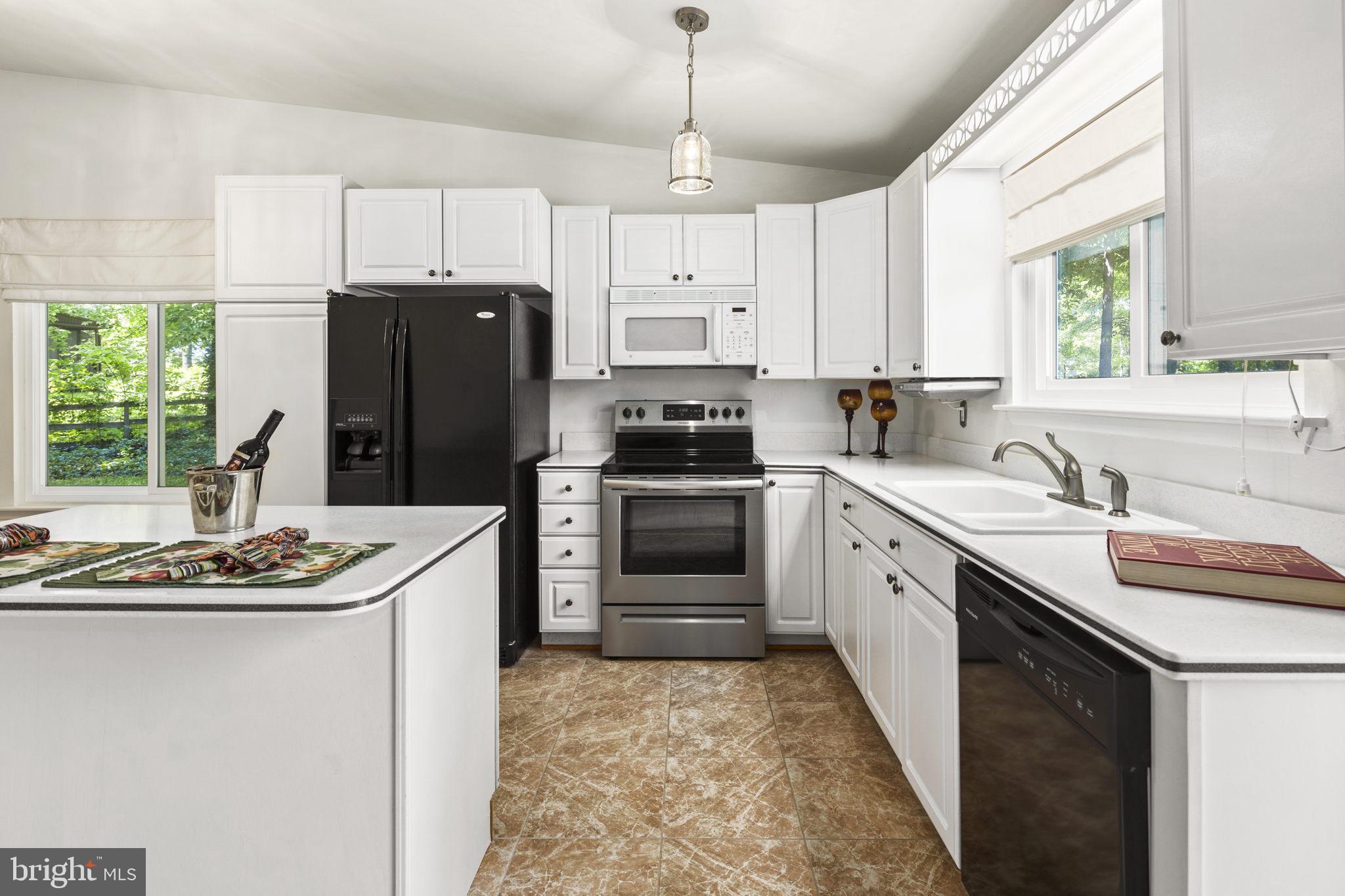 FOX MILL ESTATES - Residential