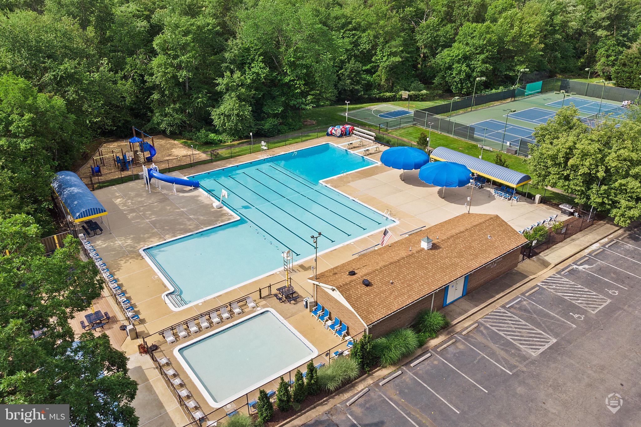 FOX MILL ESTATES - Residential