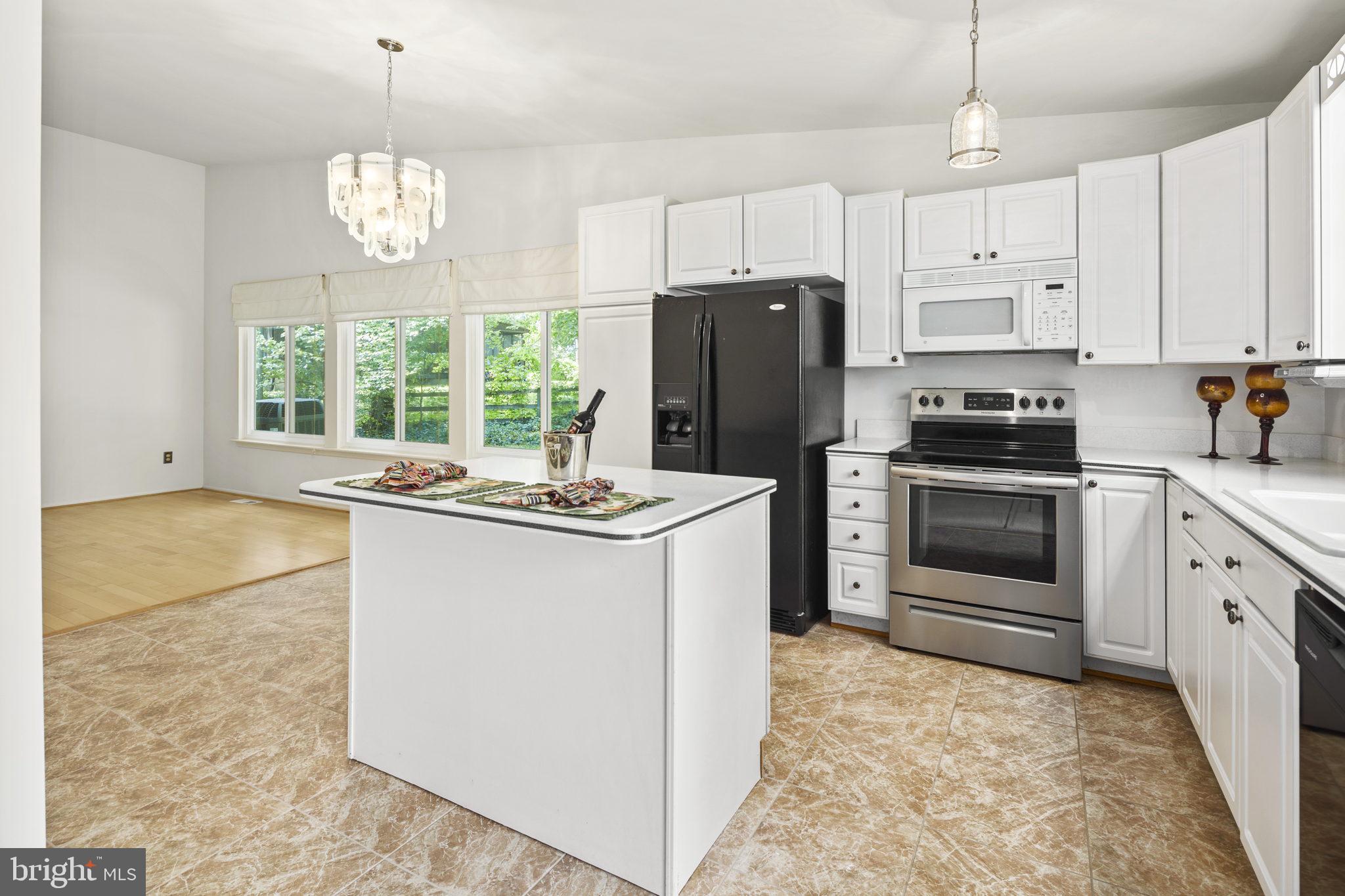 FOX MILL ESTATES - Residential