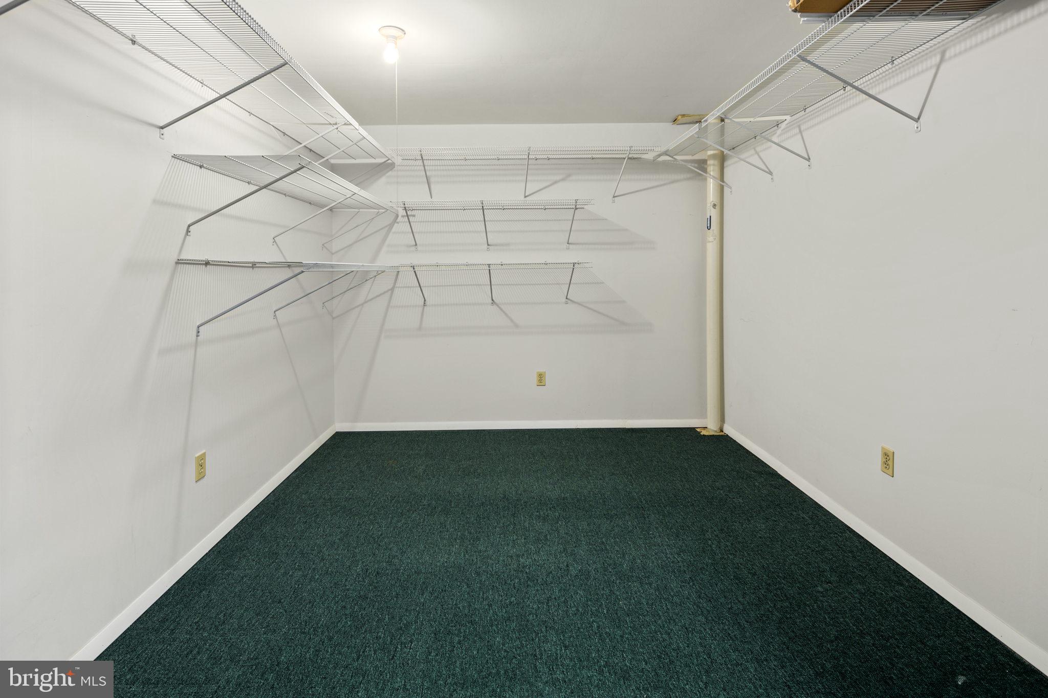 FOX MILL ESTATES - Residential