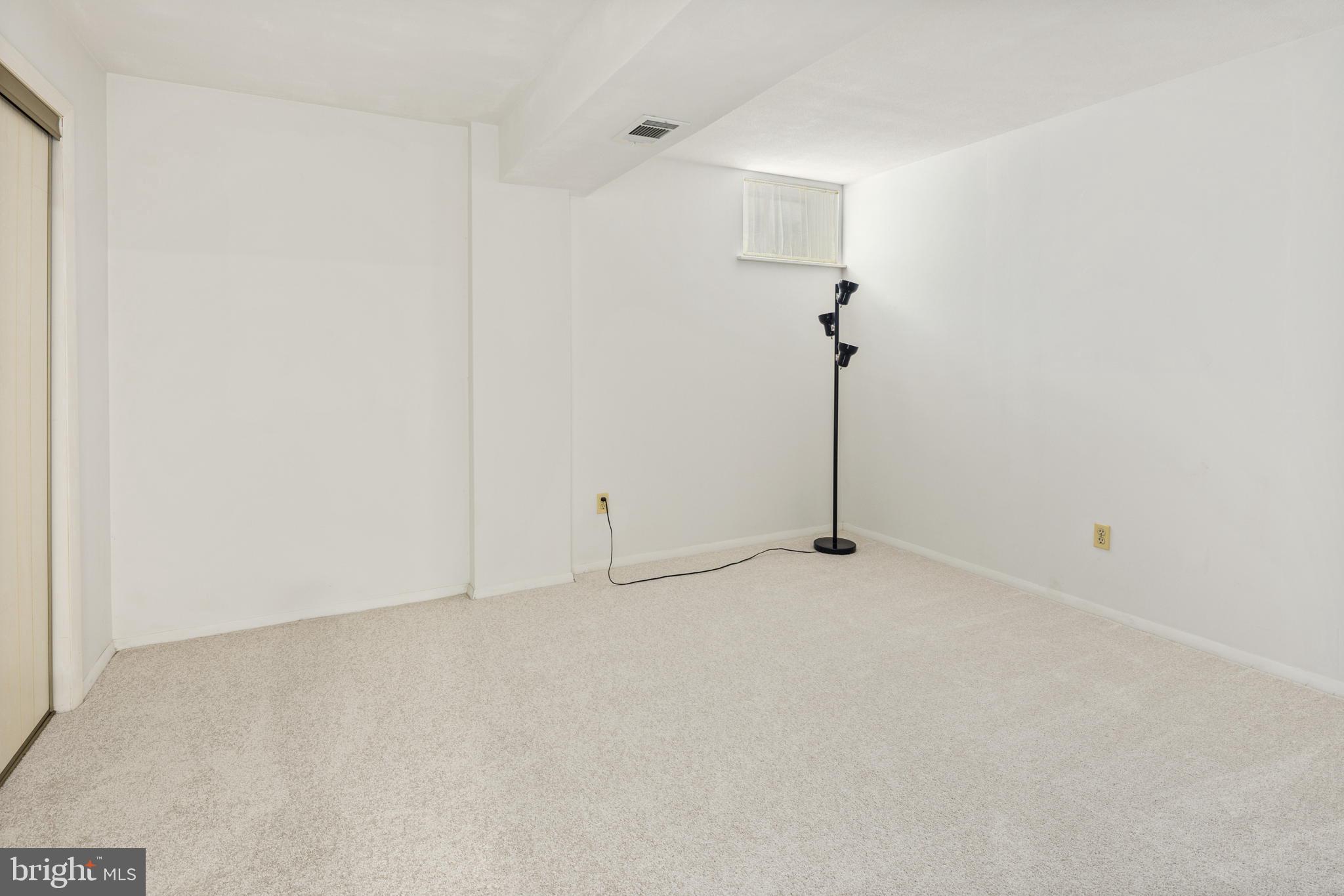 FOX MILL ESTATES - Residential