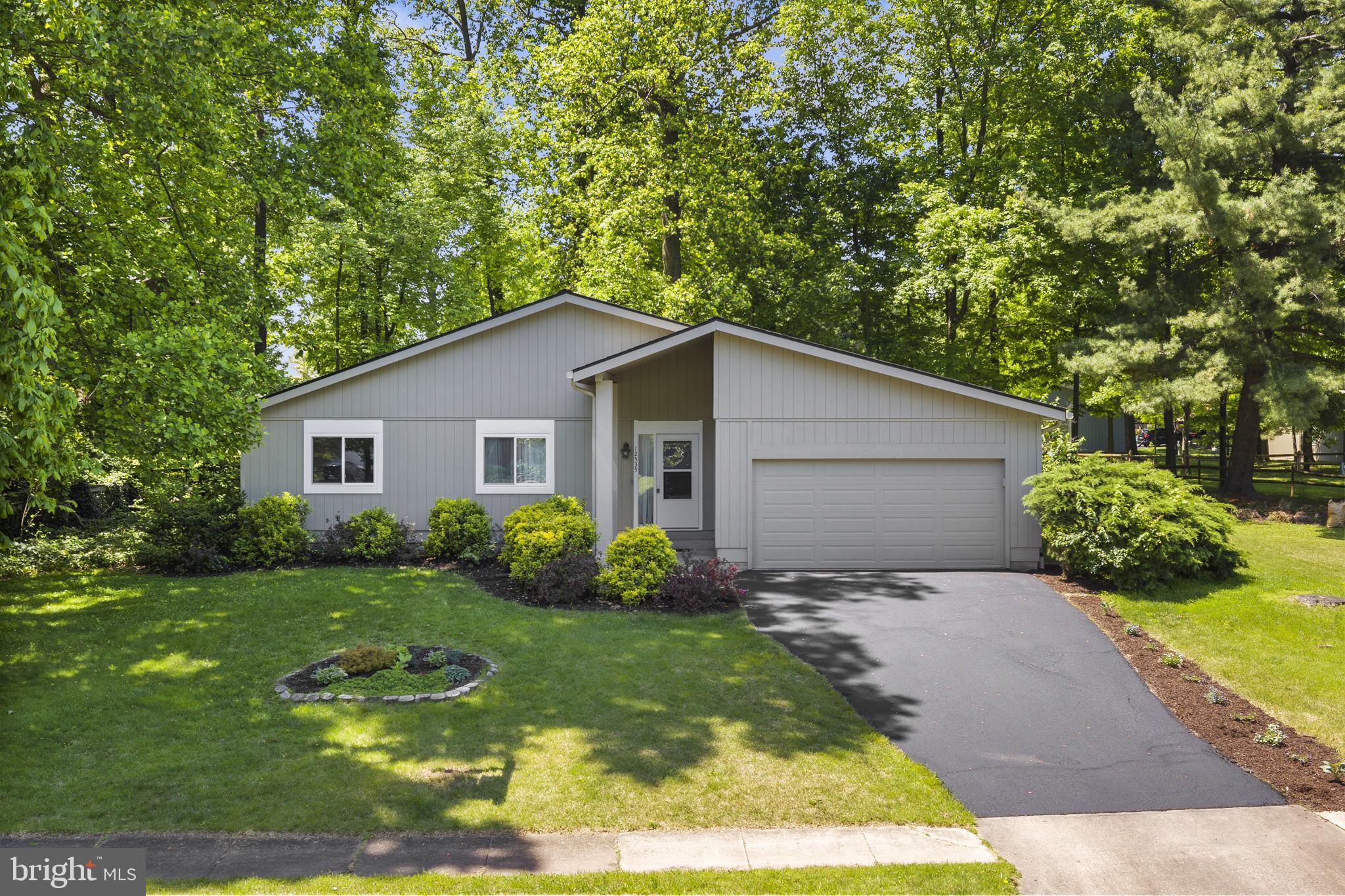 FOX MILL ESTATES - Residential