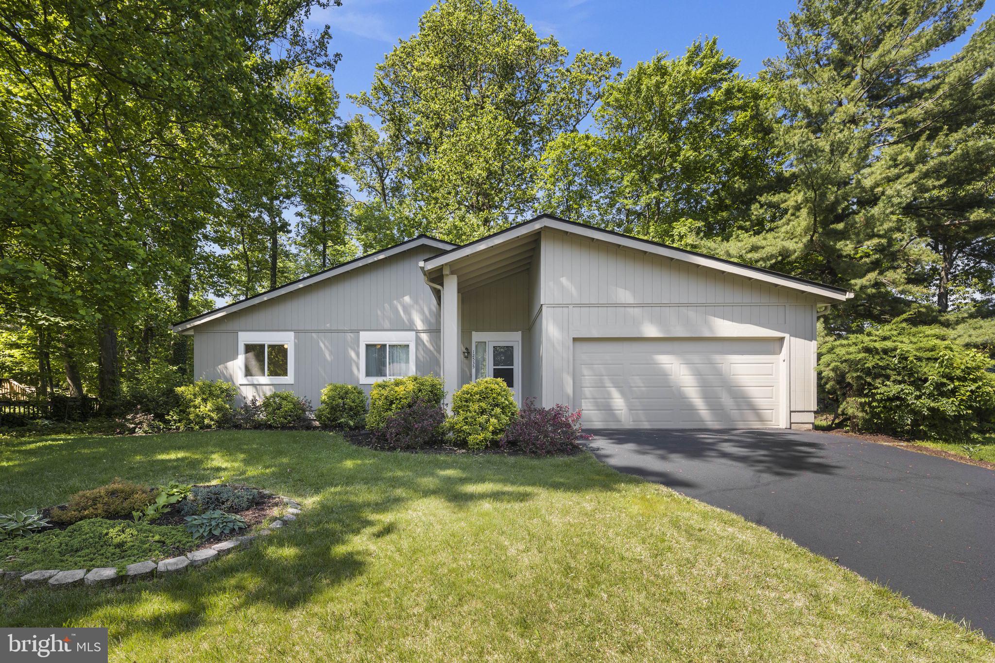 FOX MILL ESTATES - Residential