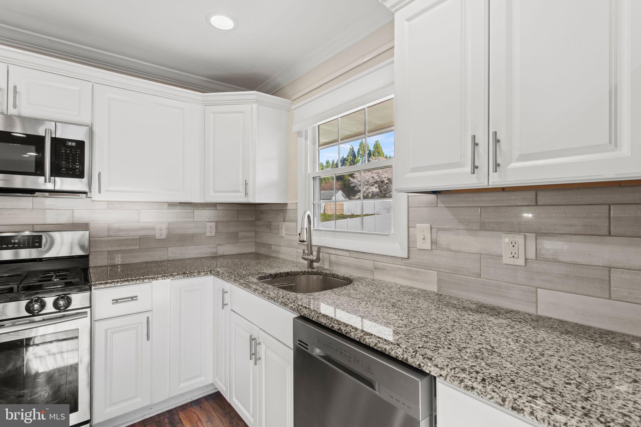 POINT OF ROCKS ESTATES - Residential