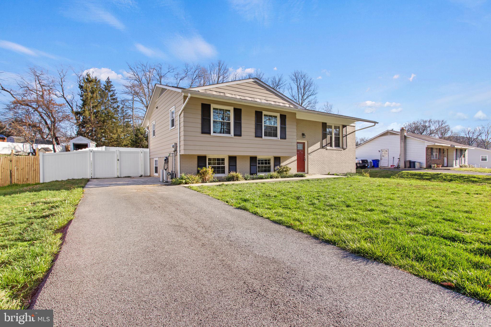 POINT OF ROCKS ESTATES - Residential