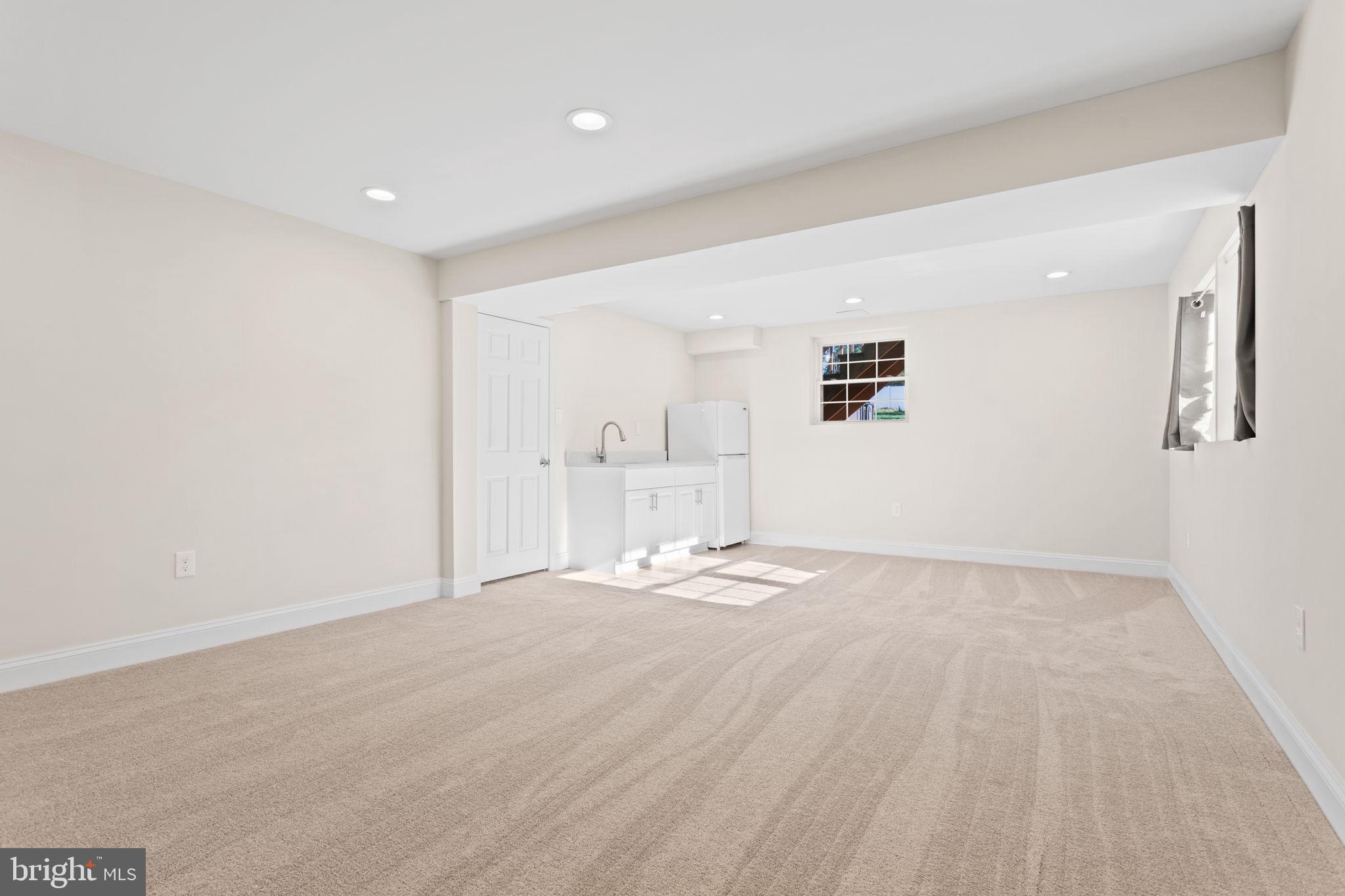 POINT OF ROCKS ESTATES - Residential