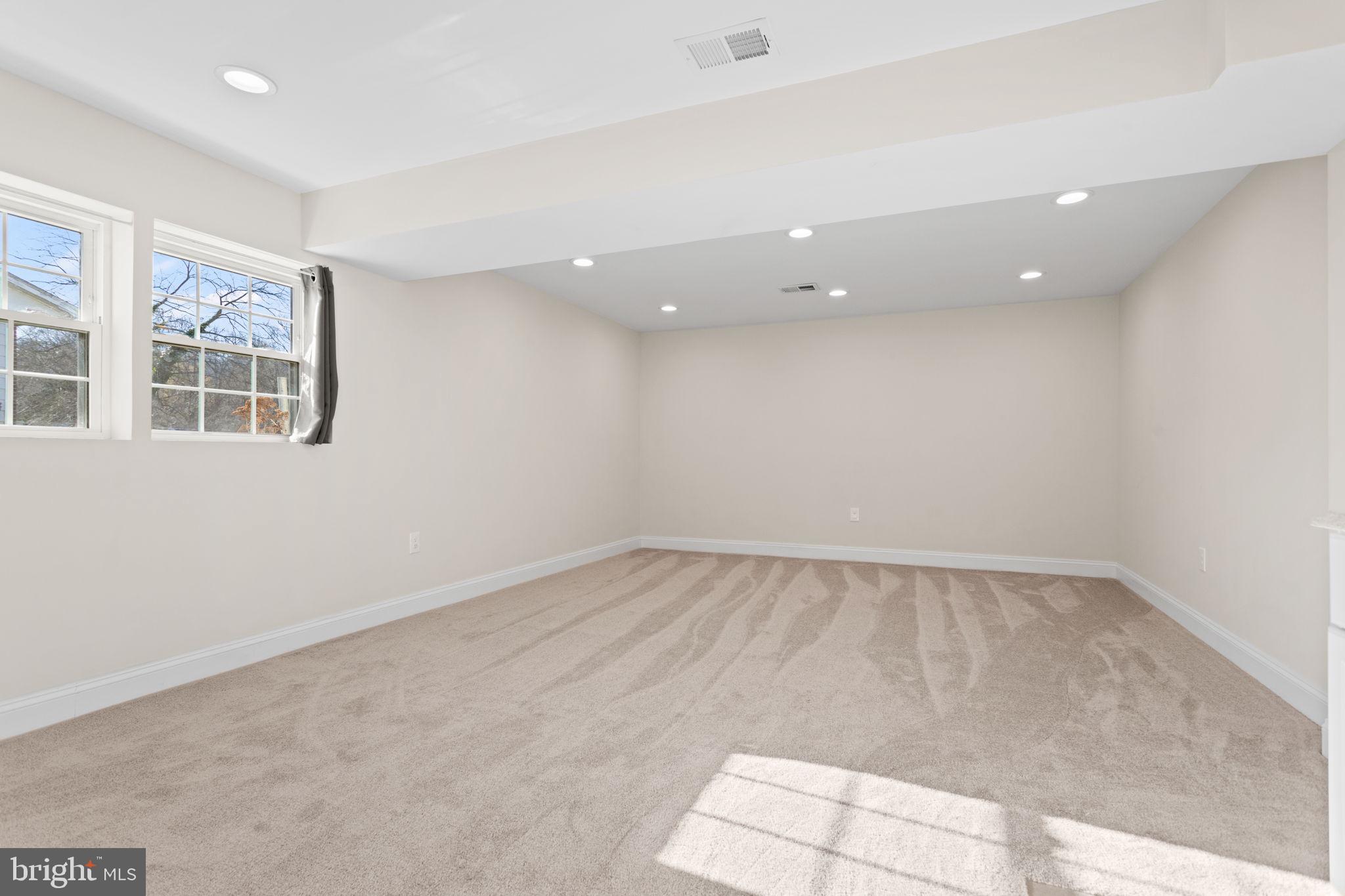 POINT OF ROCKS ESTATES - Residential