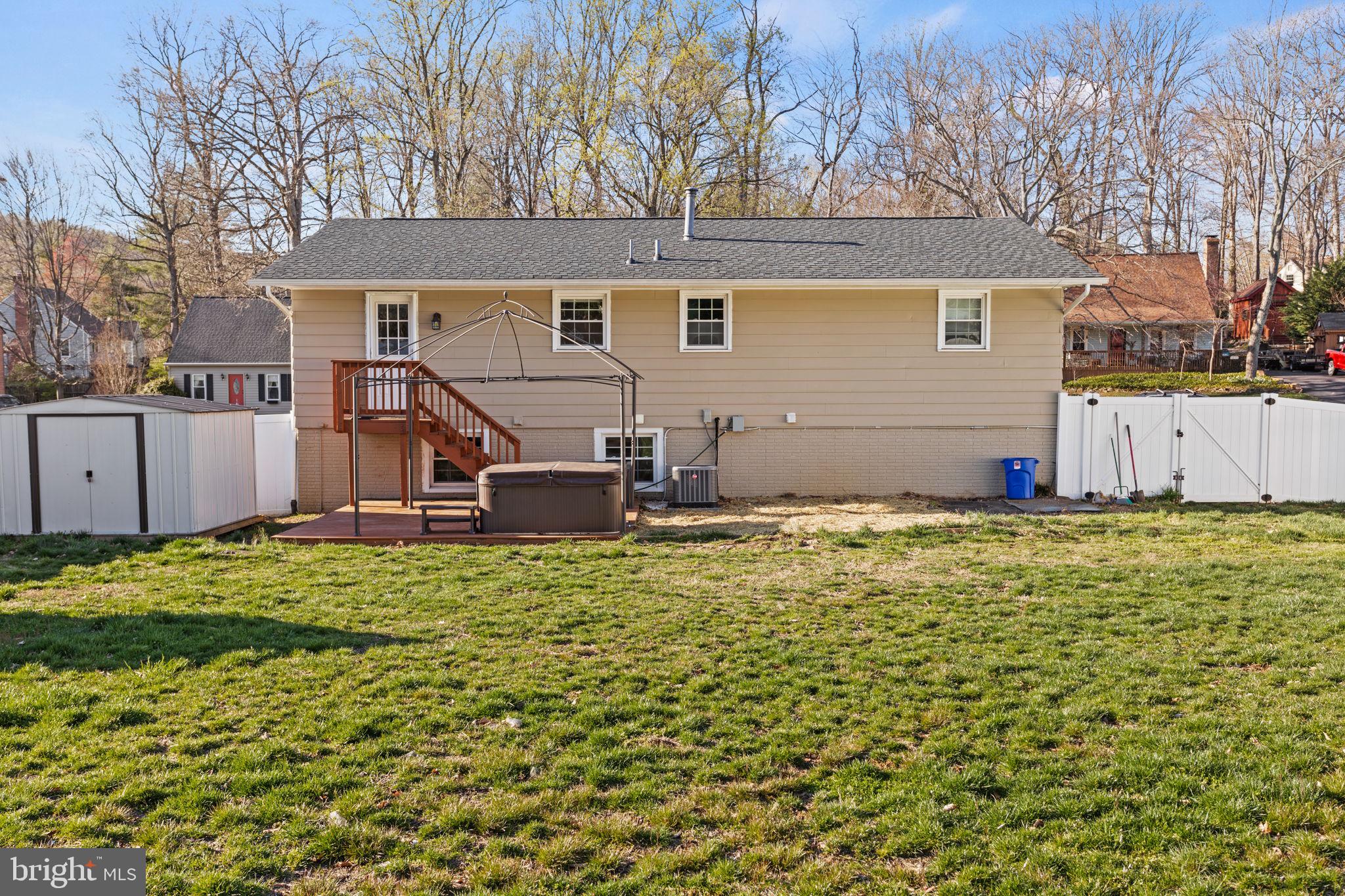 POINT OF ROCKS ESTATES - Residential