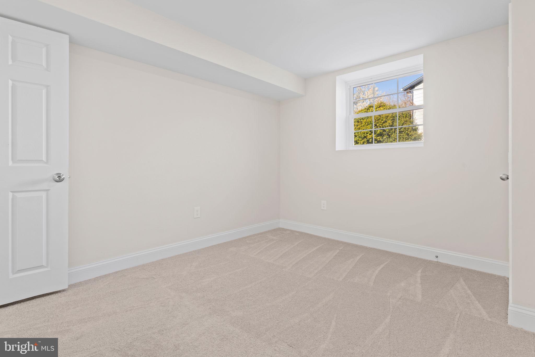 POINT OF ROCKS ESTATES - Residential