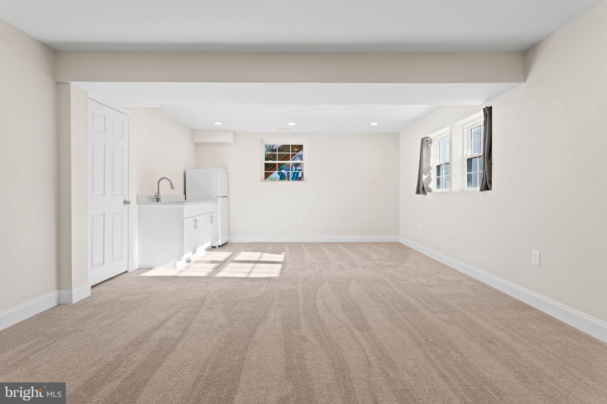 POINT OF ROCKS ESTATES - Residential