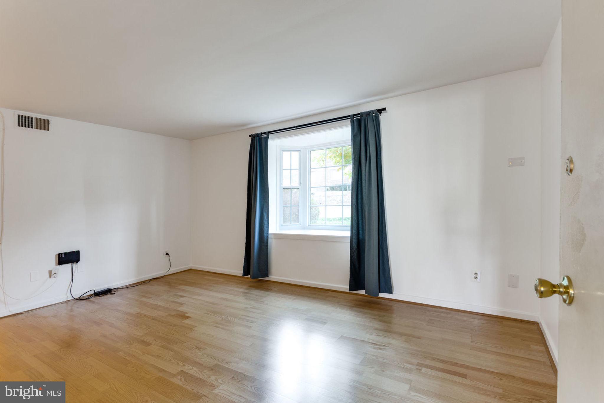 PARK GLEN - Residential Lease