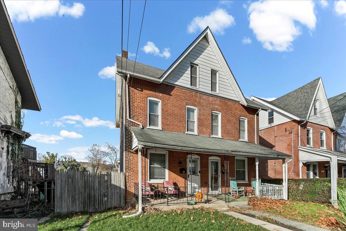 223 W PENNSYLVANIA AVENUE