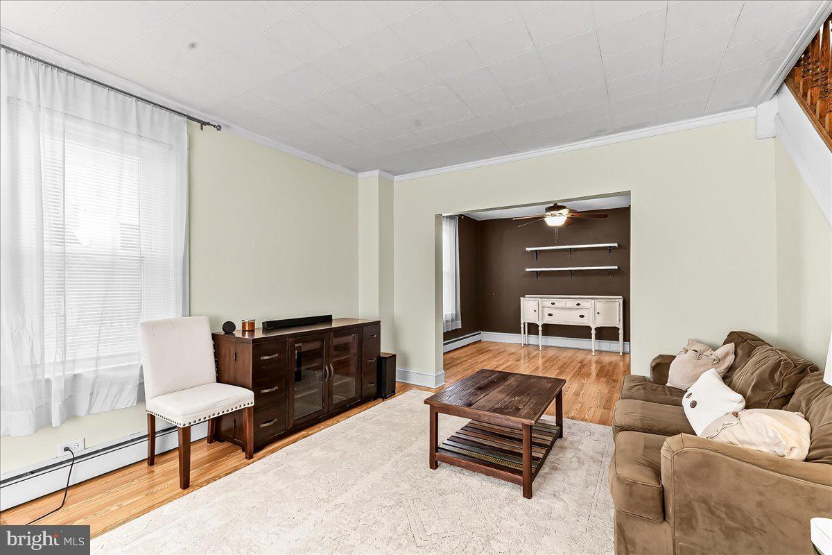 223 W PENNSYLVANIA AVENUE