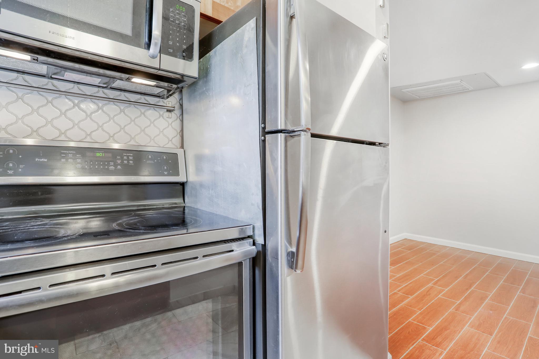 COLONIAL VILLAGE - Residential Lease