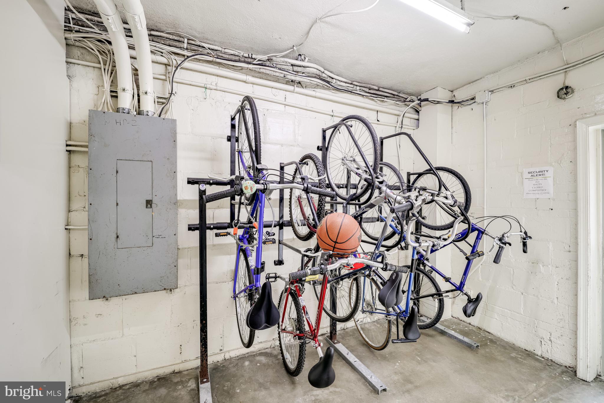 COLONIAL VILLAGE - Residential Lease