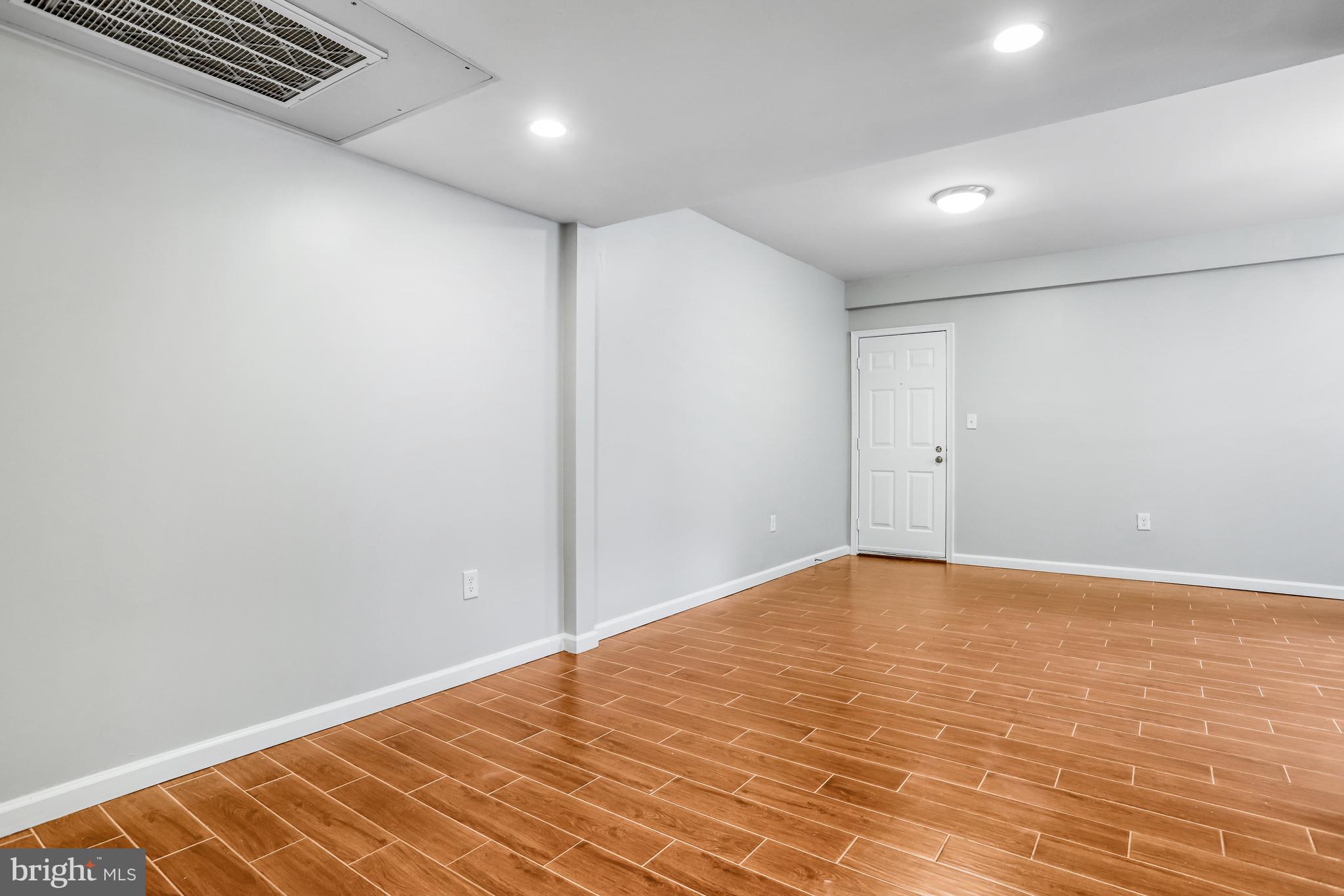 COLONIAL VILLAGE - Residential Lease